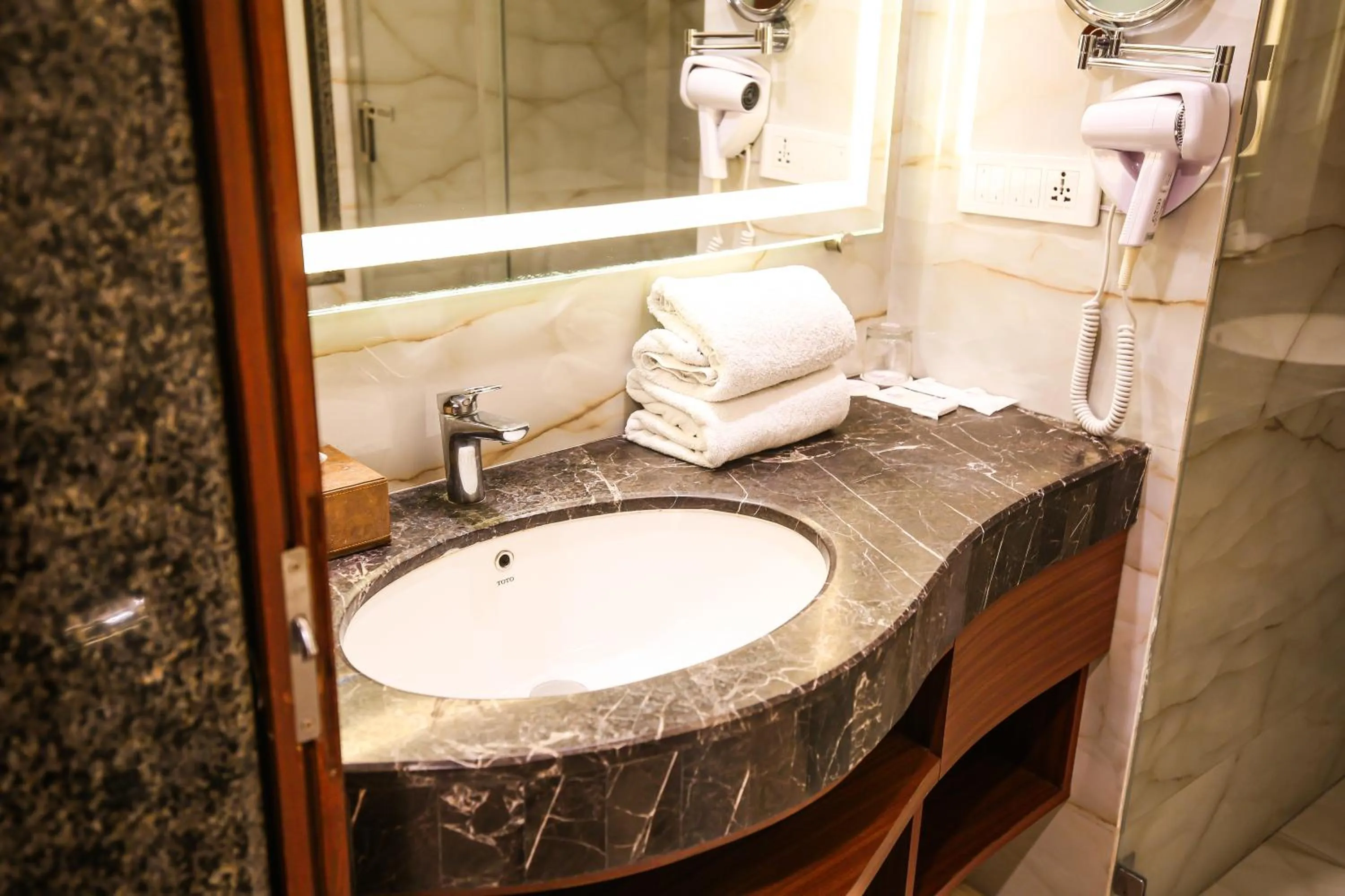 Bathroom in Pristine Hotel, Varanasi