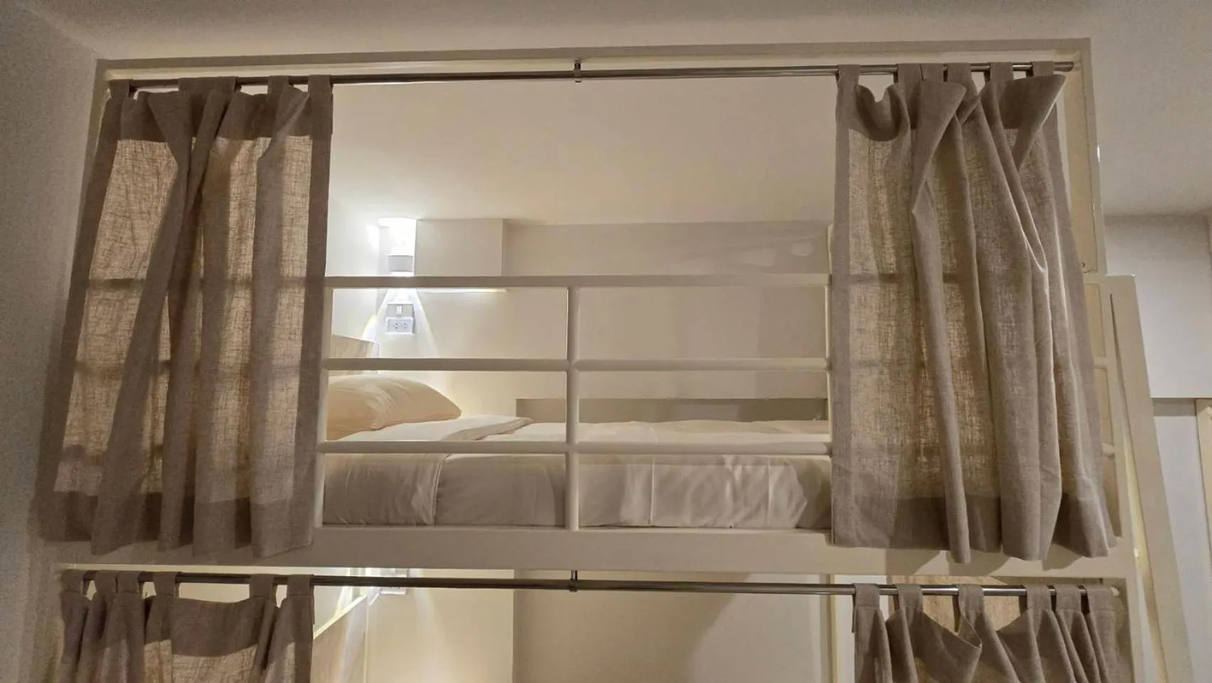 bunk bed, Bed in Malee Hotel