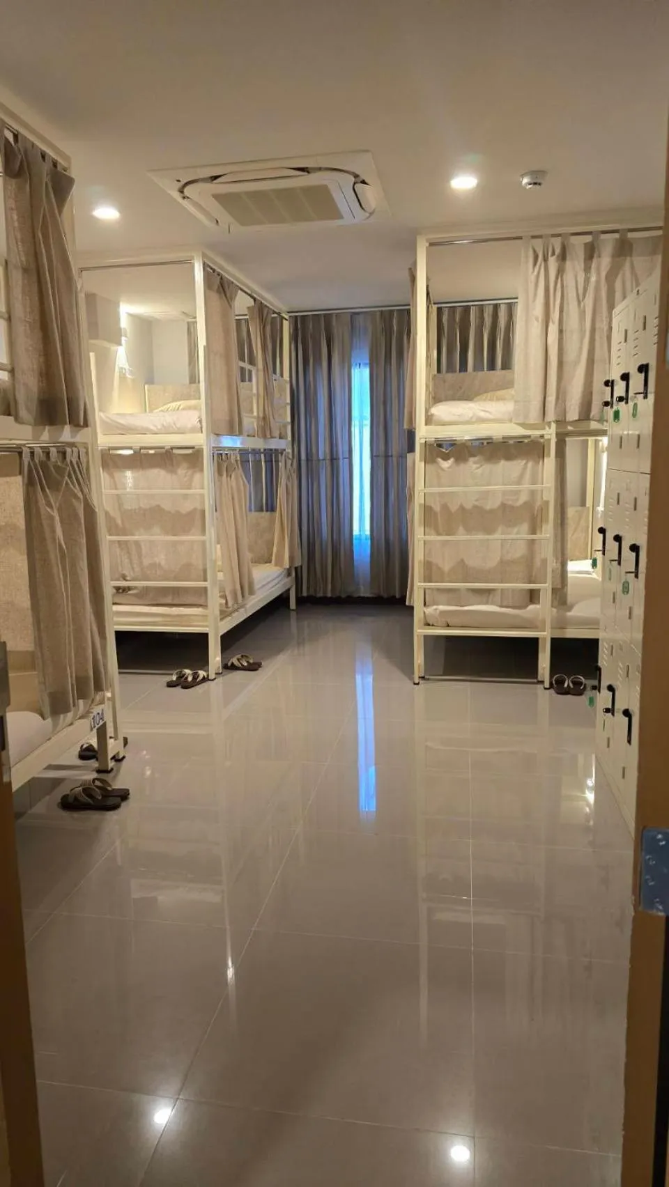 bunk bed, Bed in Malee Hotel