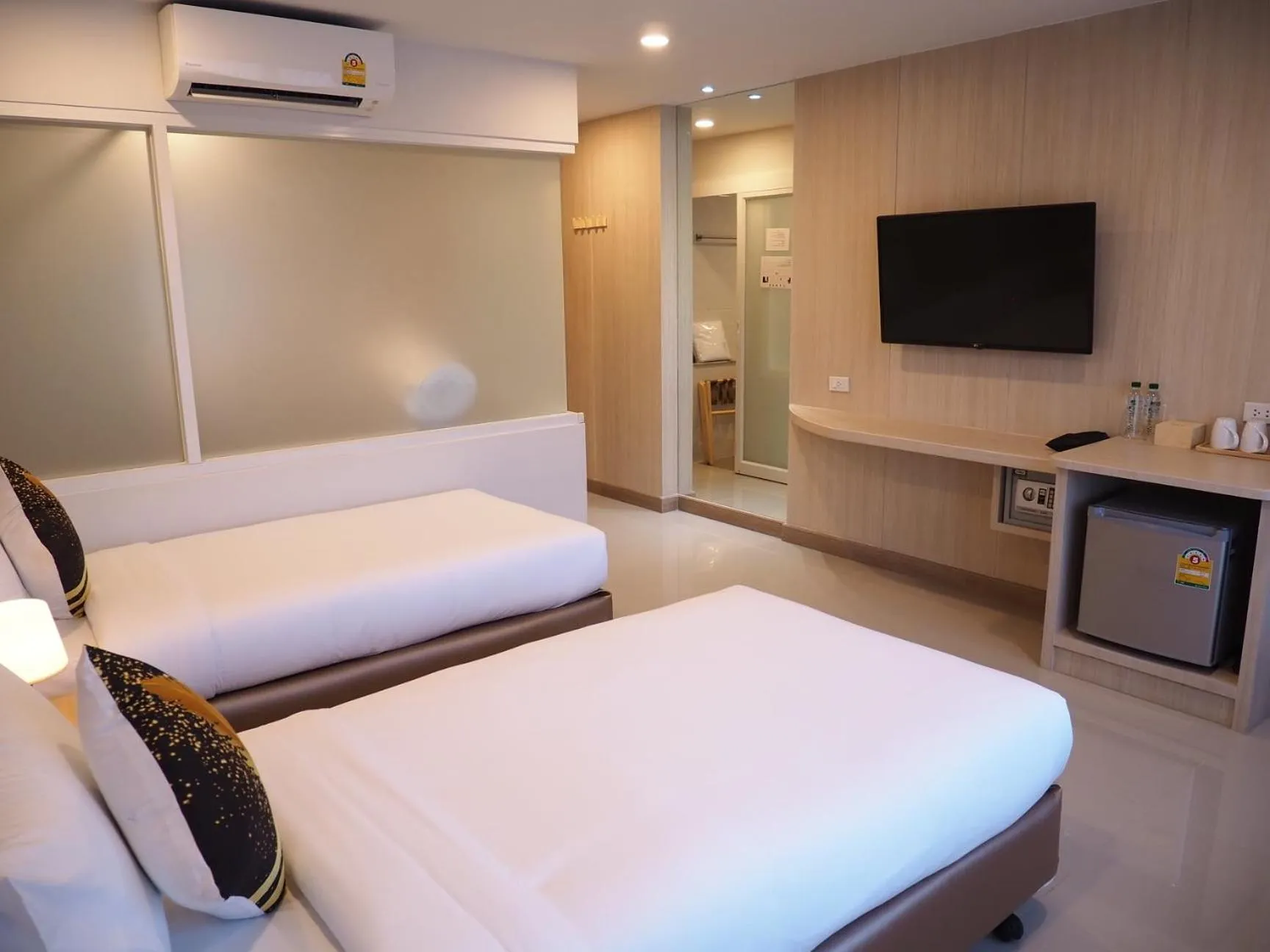 Bedroom, Bed in Malee Hotel