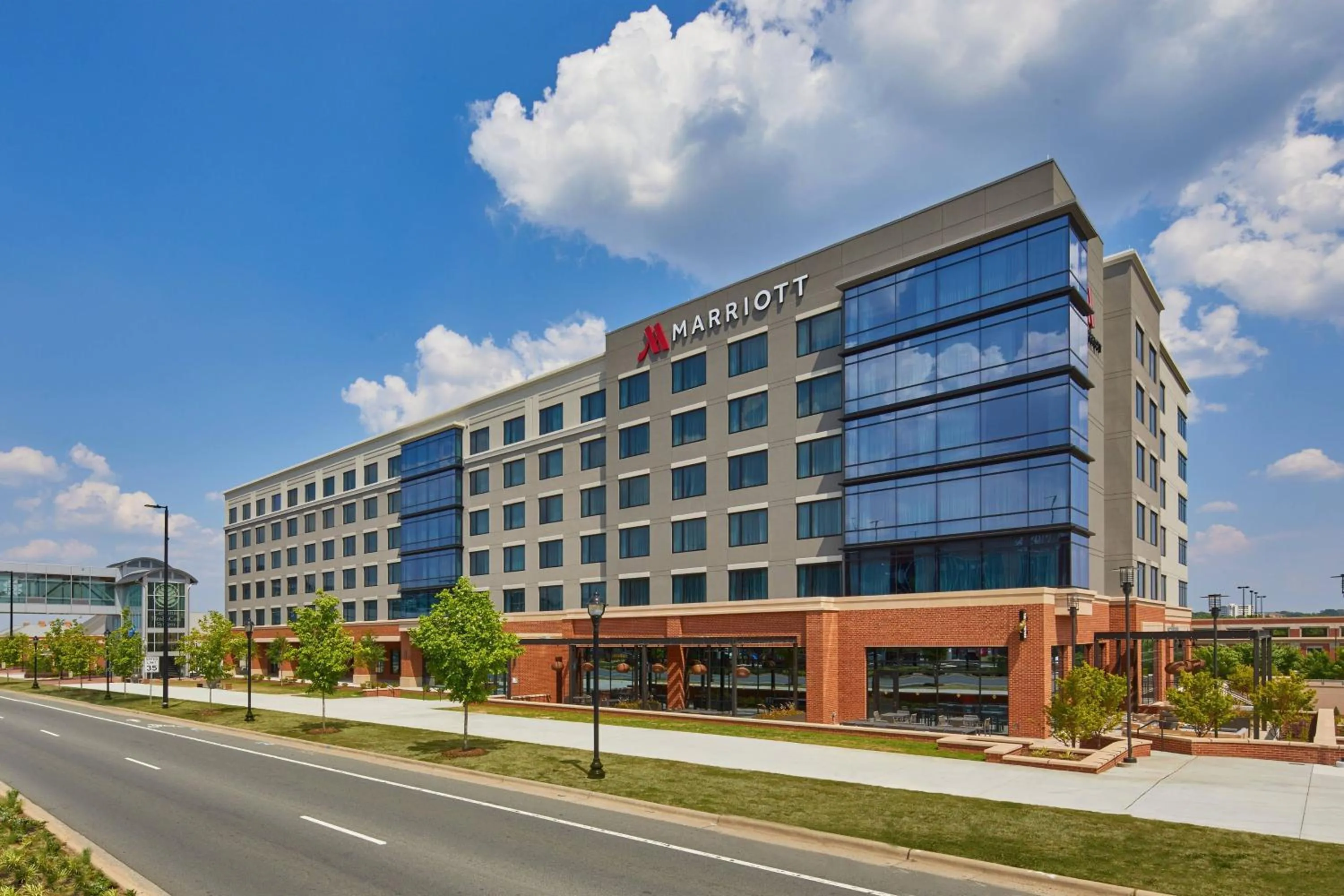 Property building in UNC Charlotte Marriott Hotel & Conference Center