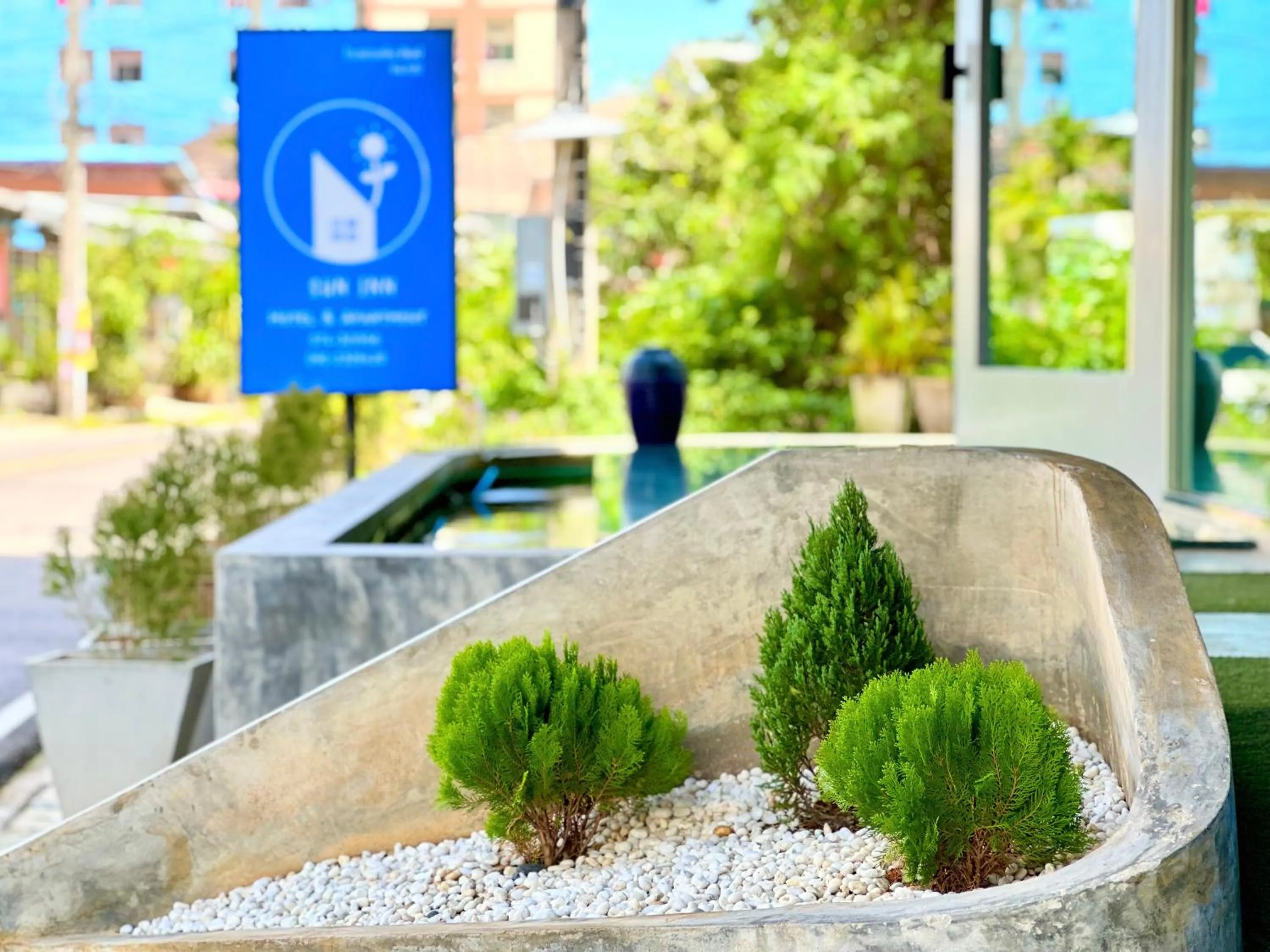 Property building in Sun Inn