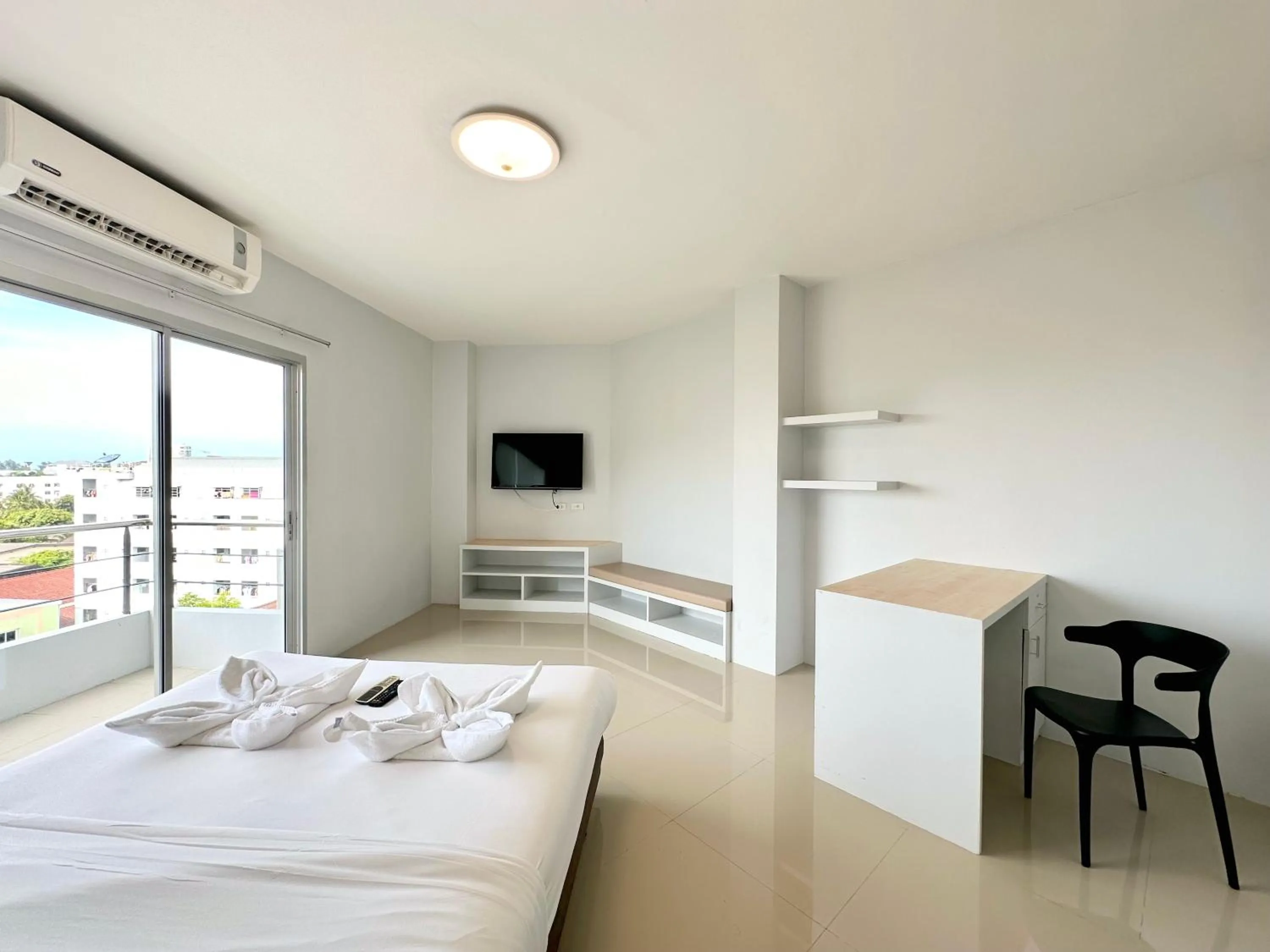 Bedroom, Bed in Sun Inn