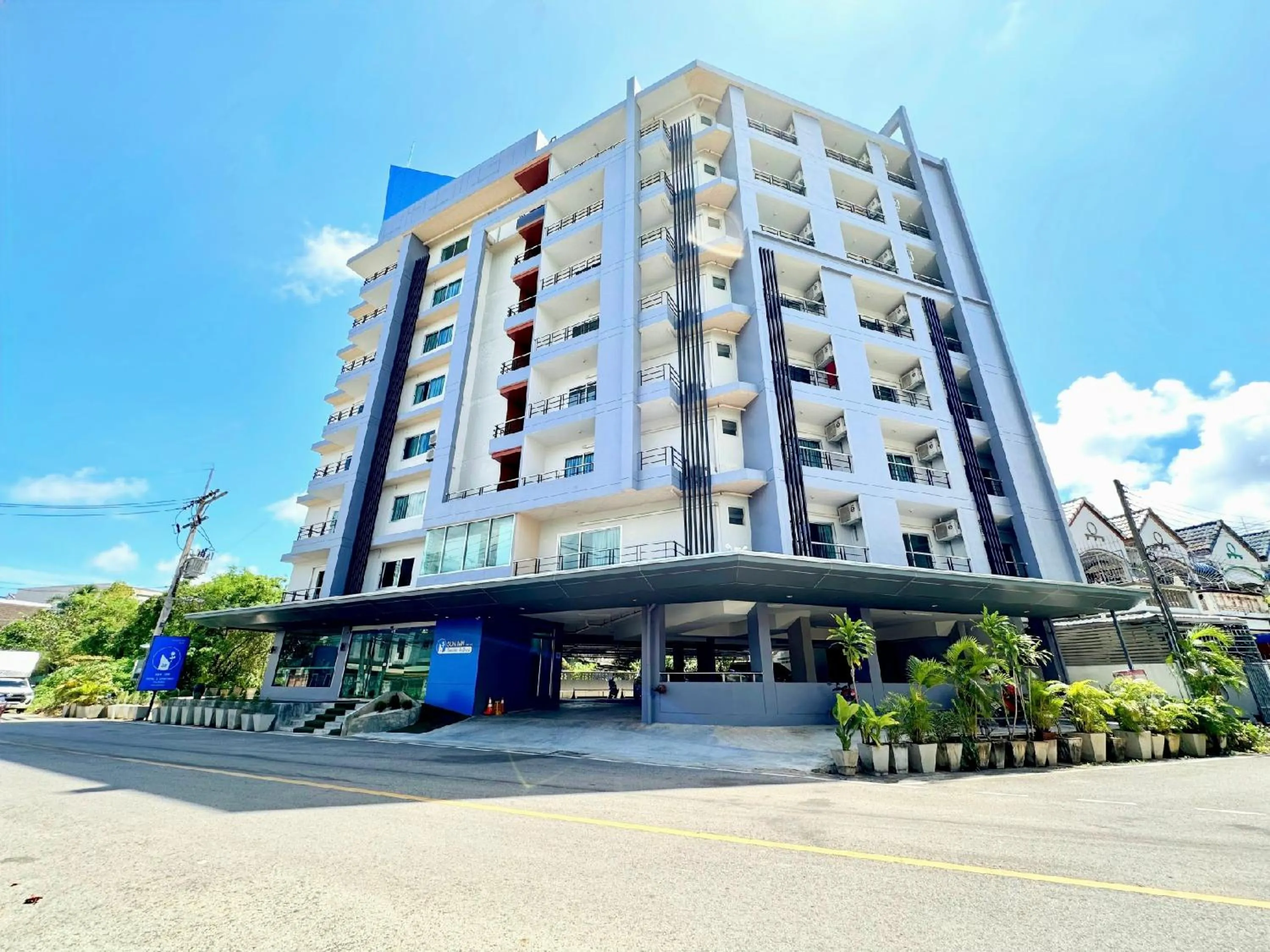 Property building in Sun Inn