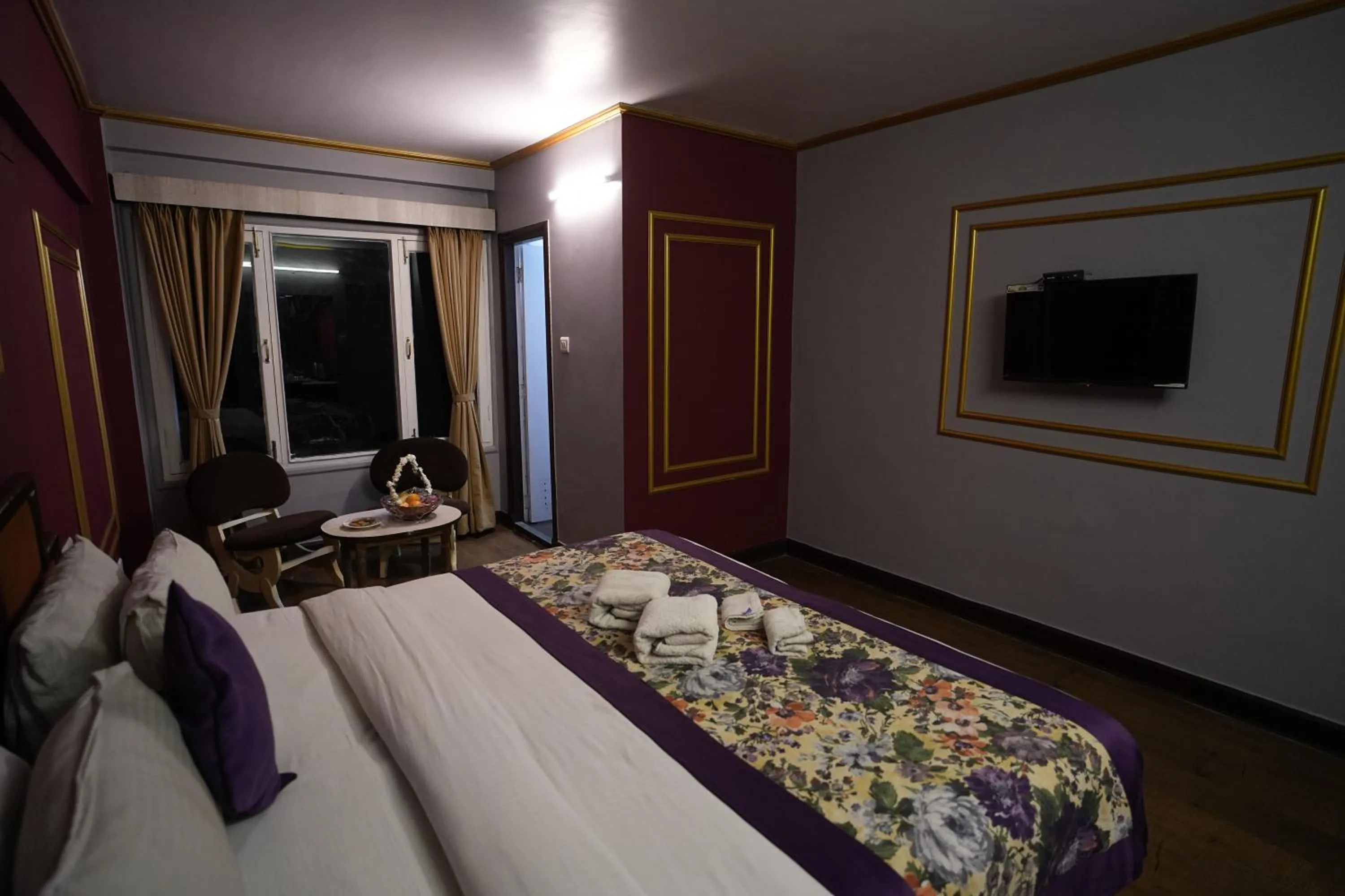 Bed in Mount Conifer Suites & Spa