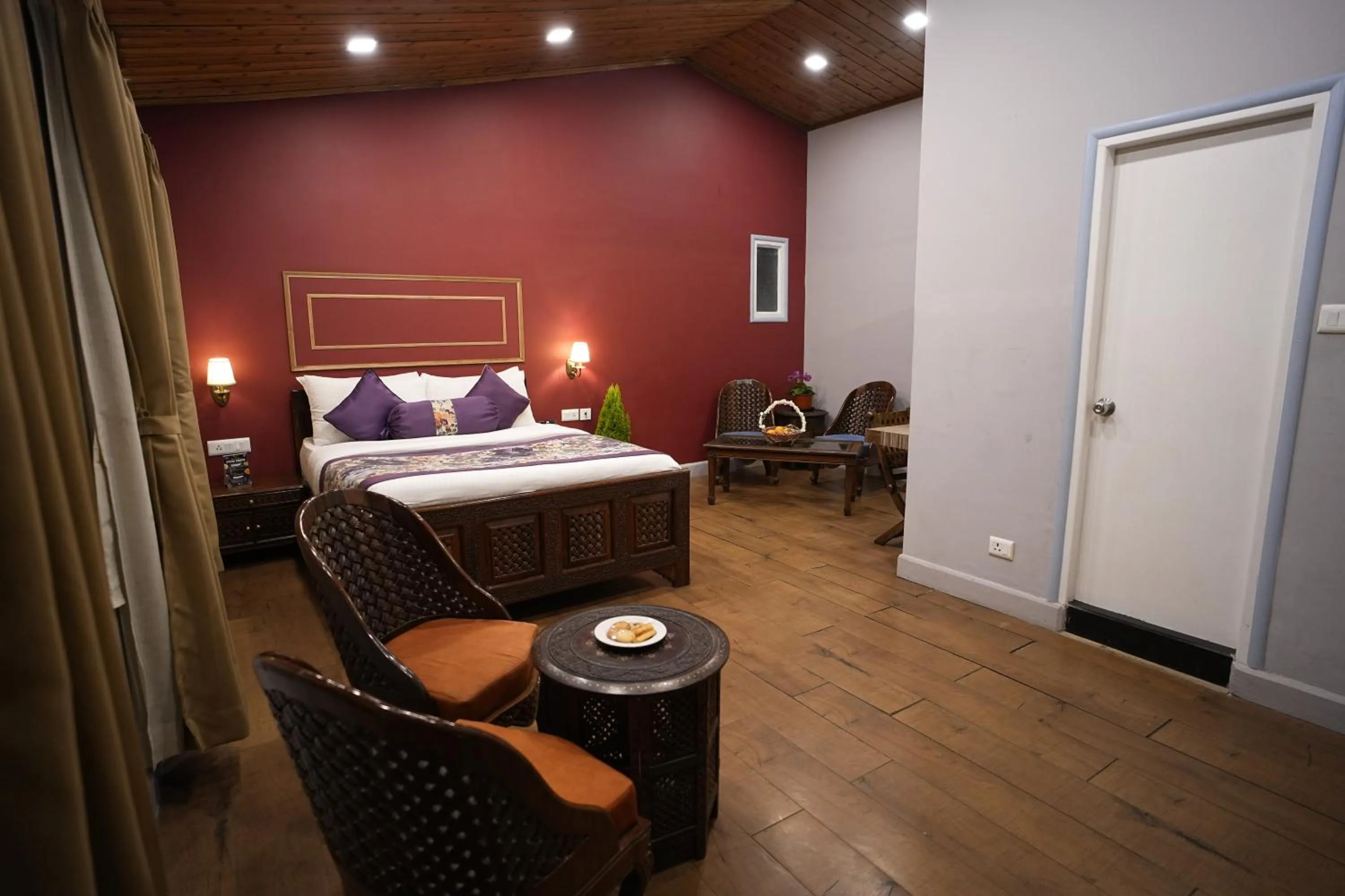 Bed in Mount Conifer Suites & Spa