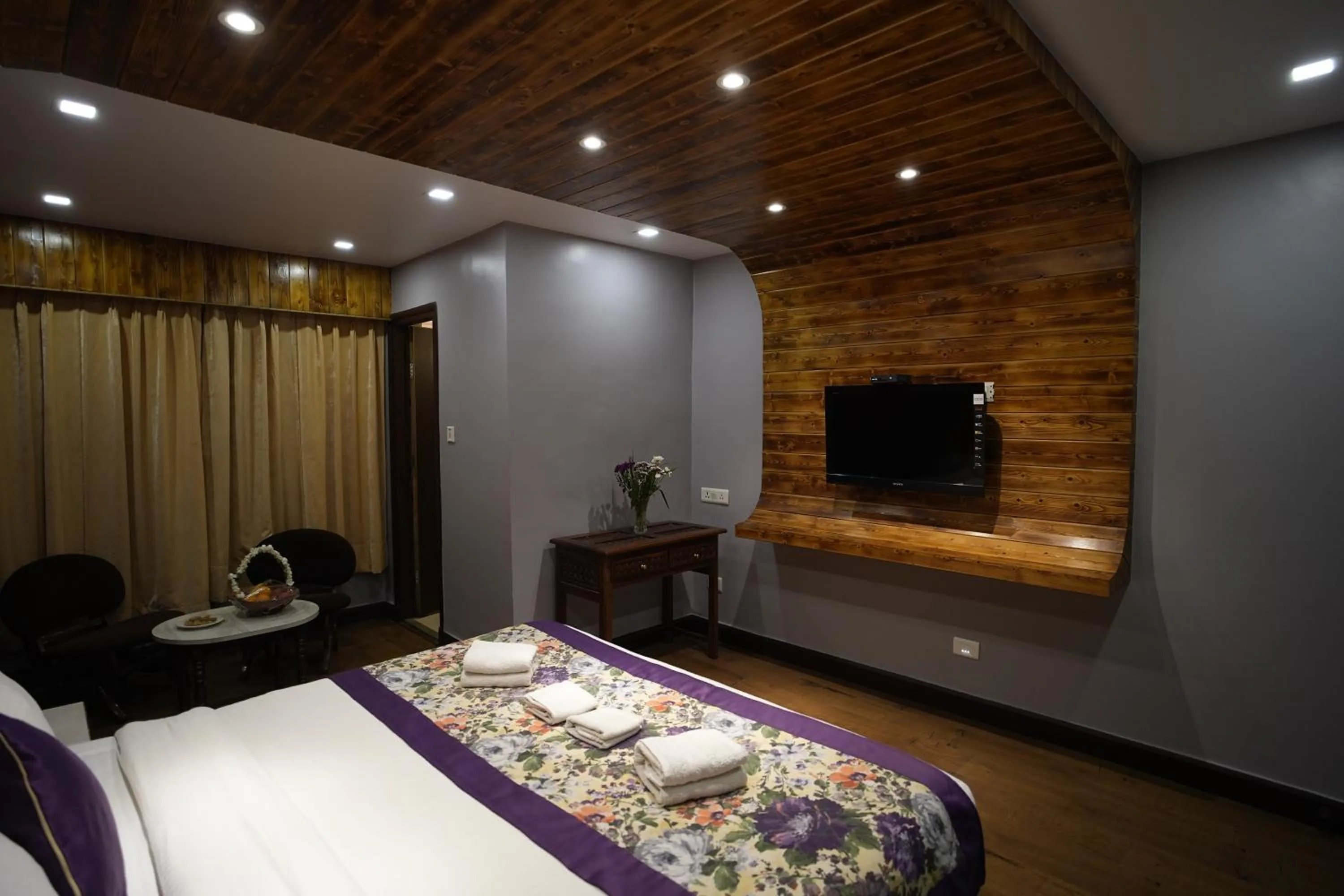 Bedroom, Bed in Mount Conifer Suites & Spa