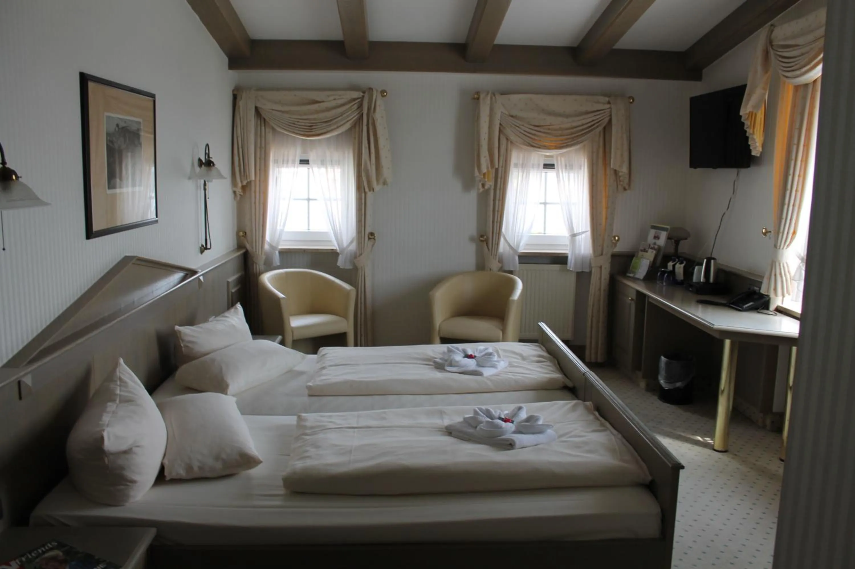 Bed in Hotel DREI SCHWANEN - Ristorante Due Fratelli