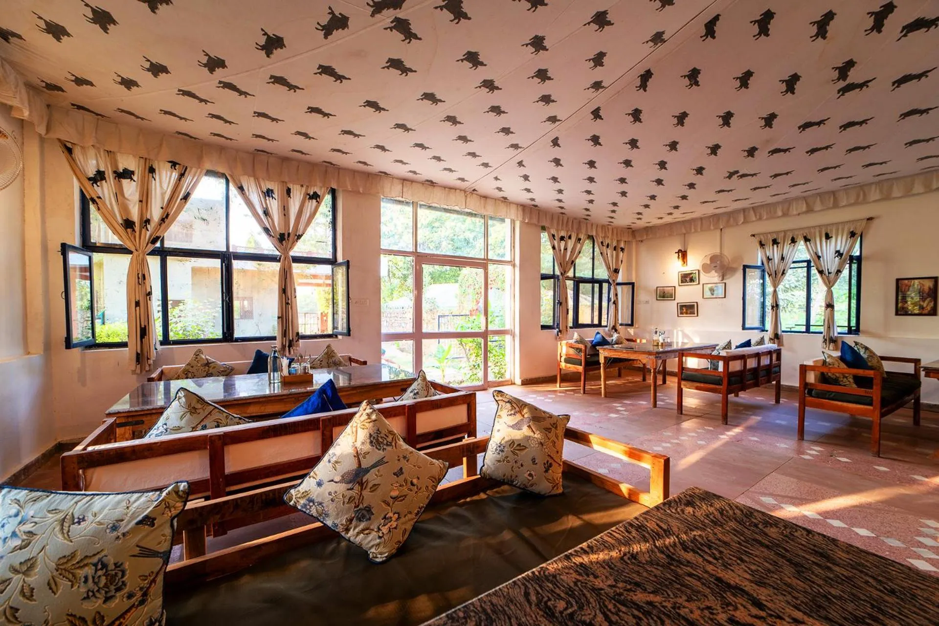 Restaurant/places to eat in Maa Ashapura Resort