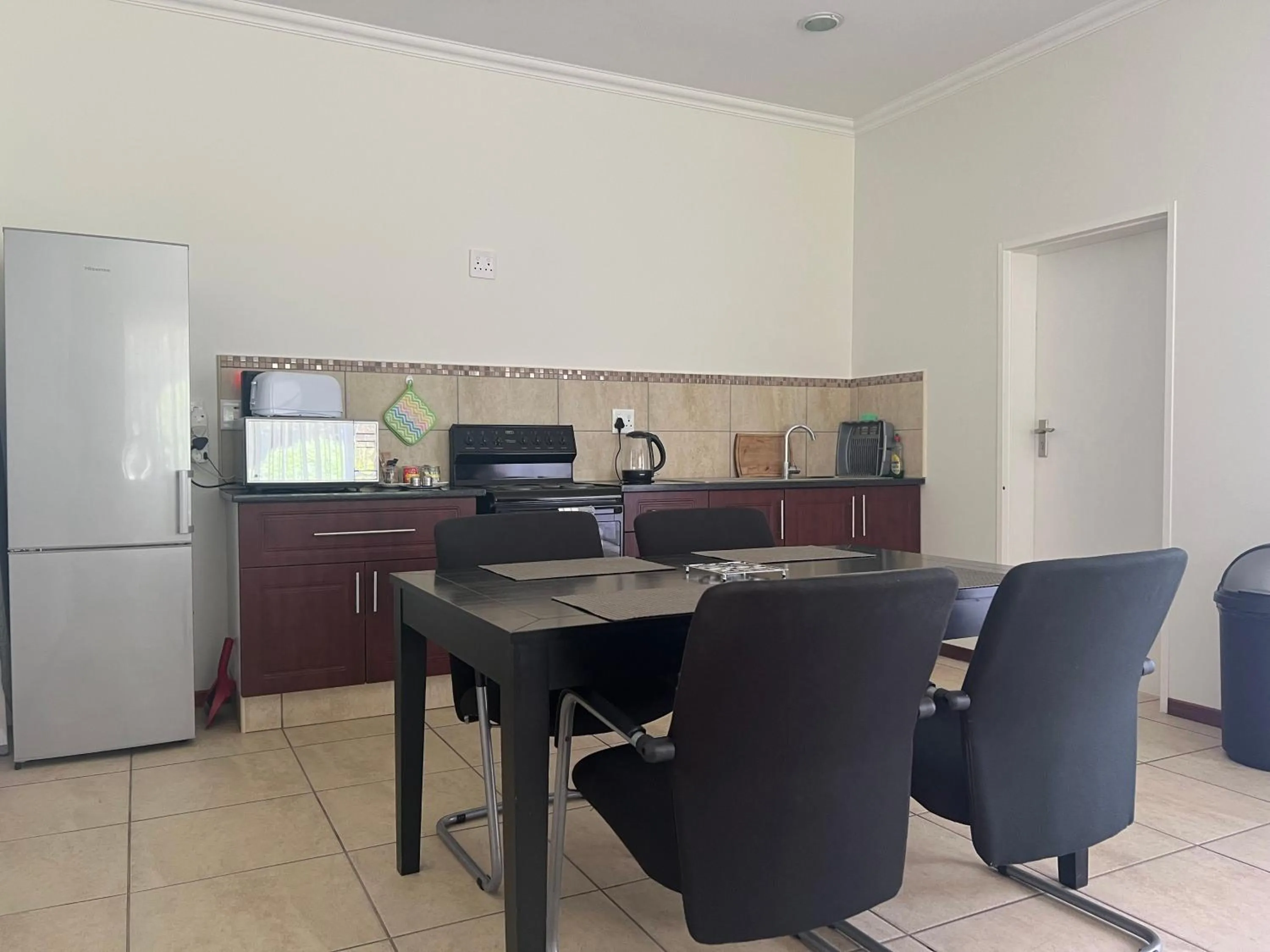 Kitchen or kitchenette in Amohela Guesthouse