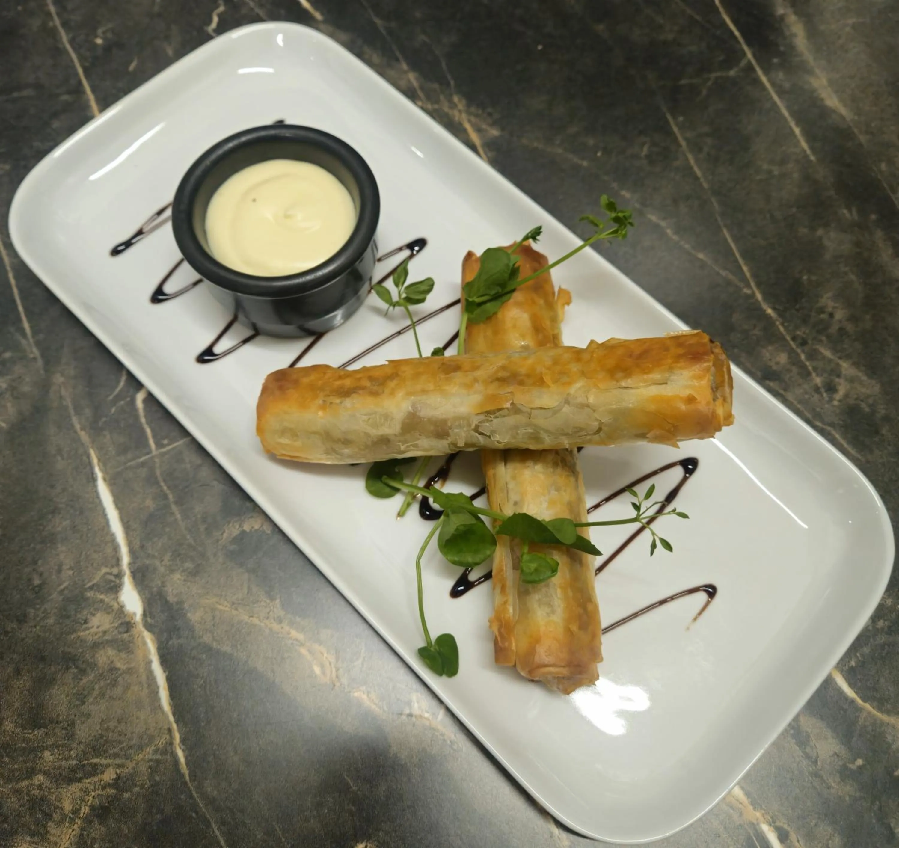 Restaurant/places to eat in Logis Loire Hotel - Les Cocottes Restaurant