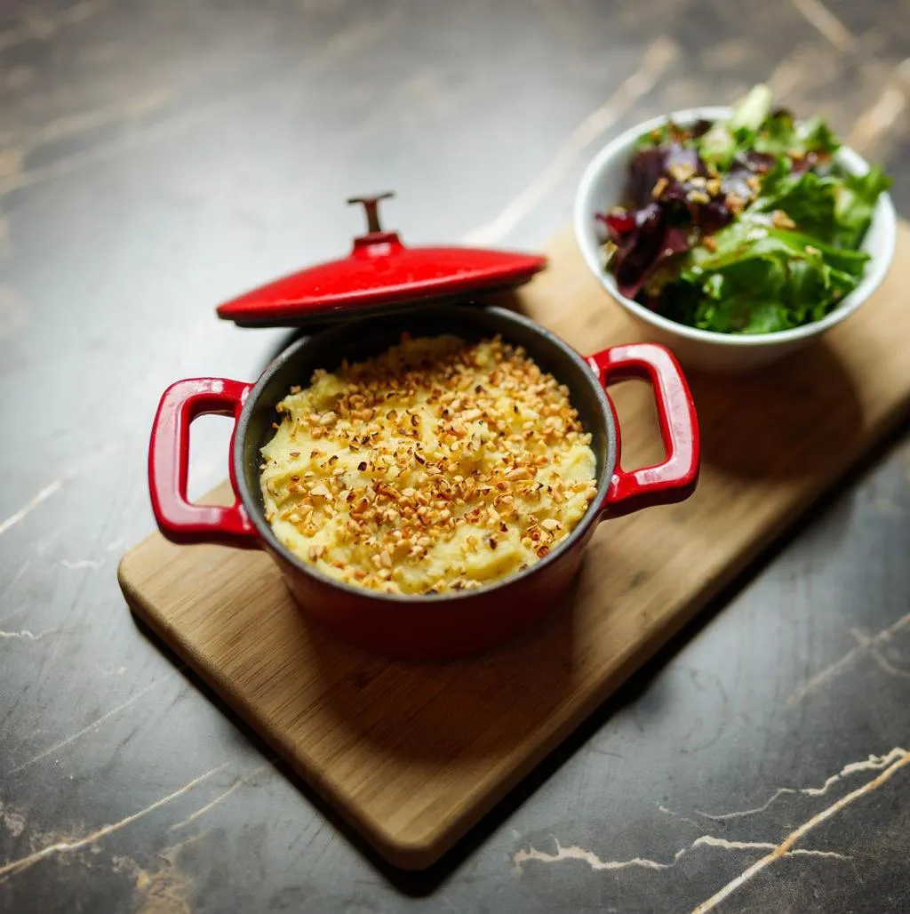 Restaurant/places to eat in Logis Loire Hotel - Les Cocottes Restaurant