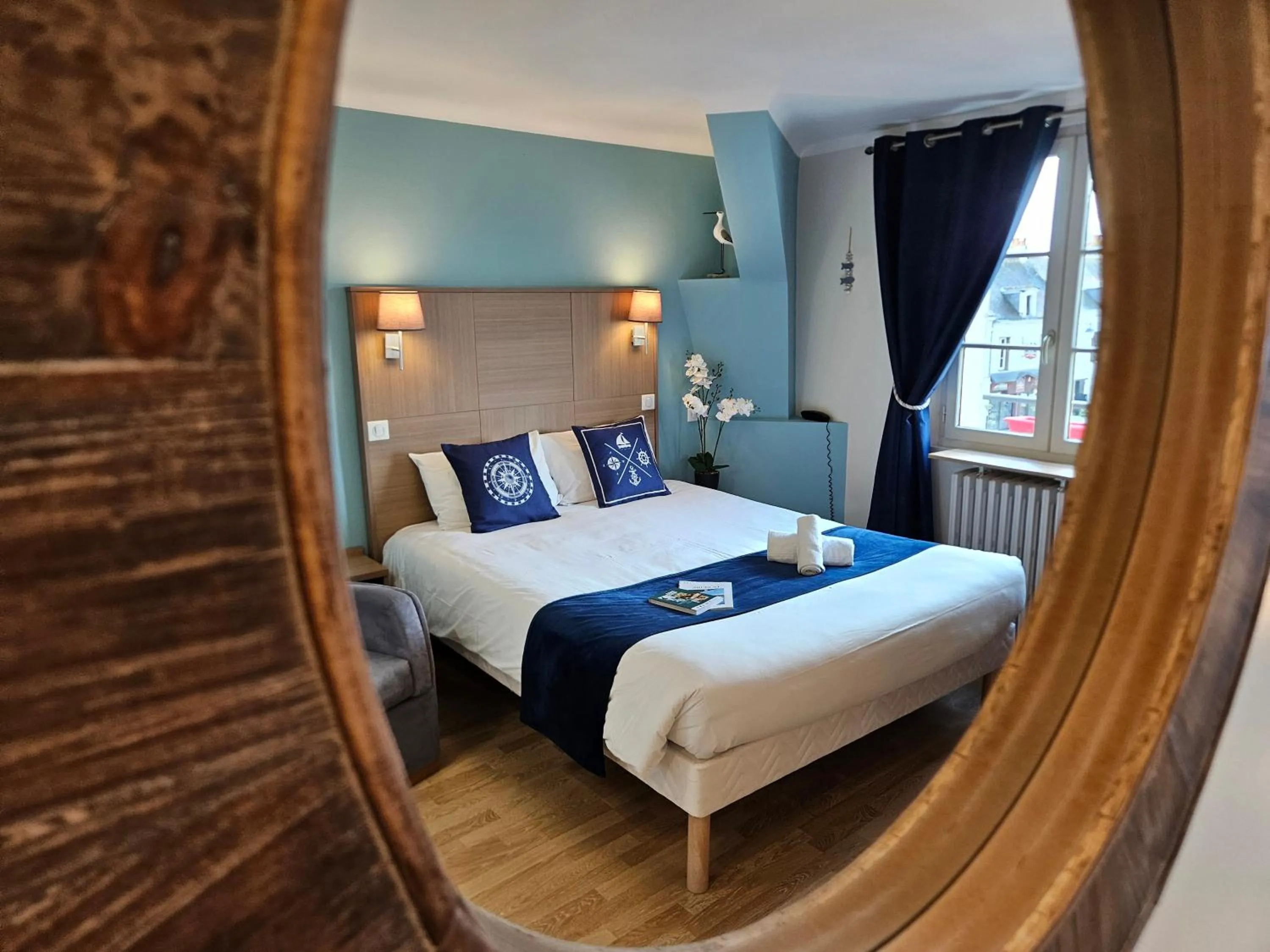 Bed in Logis Loire Hotel - Les Cocottes Restaurant