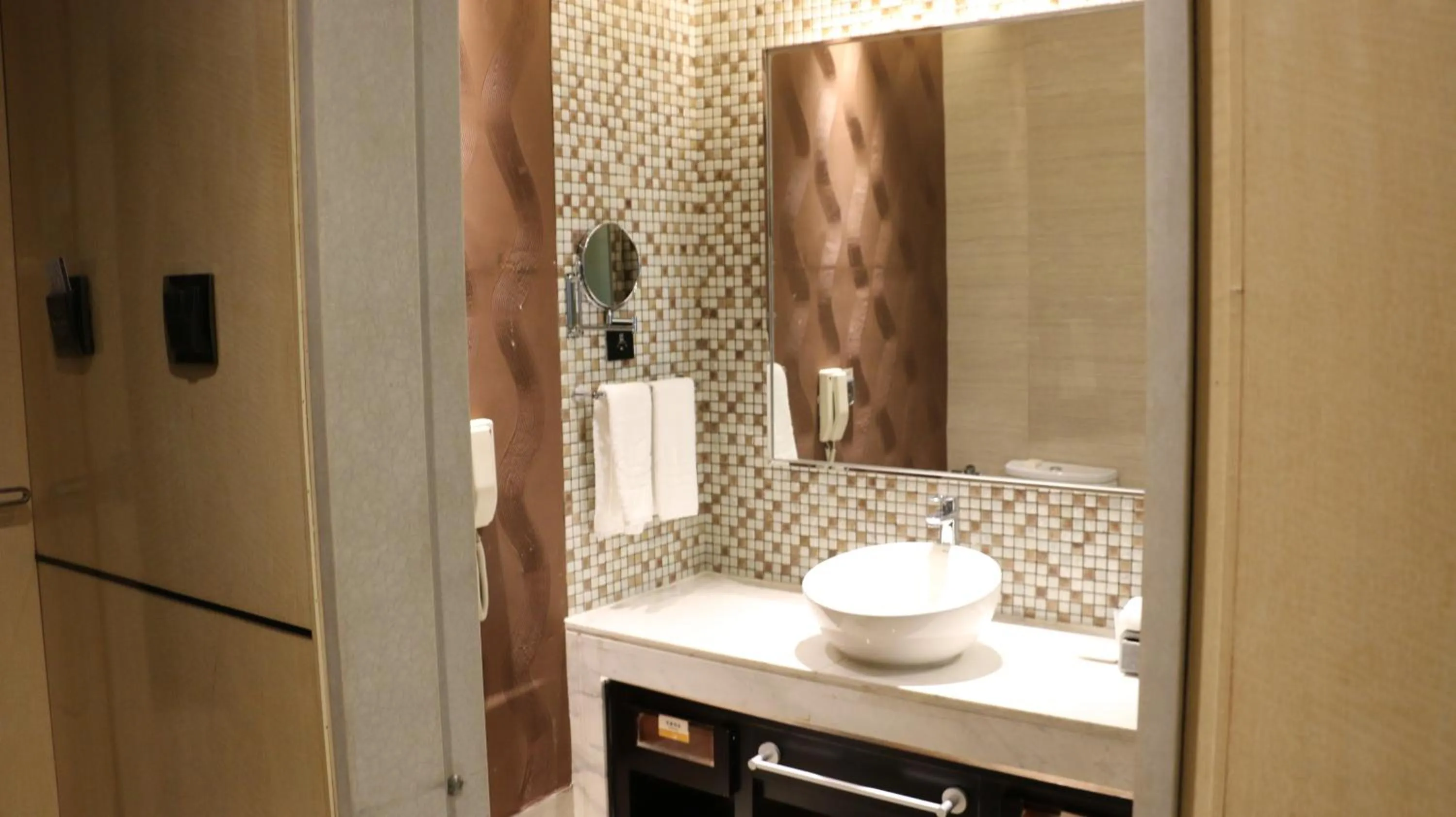 Bathroom in Ramada by Wyndham Xian Long march