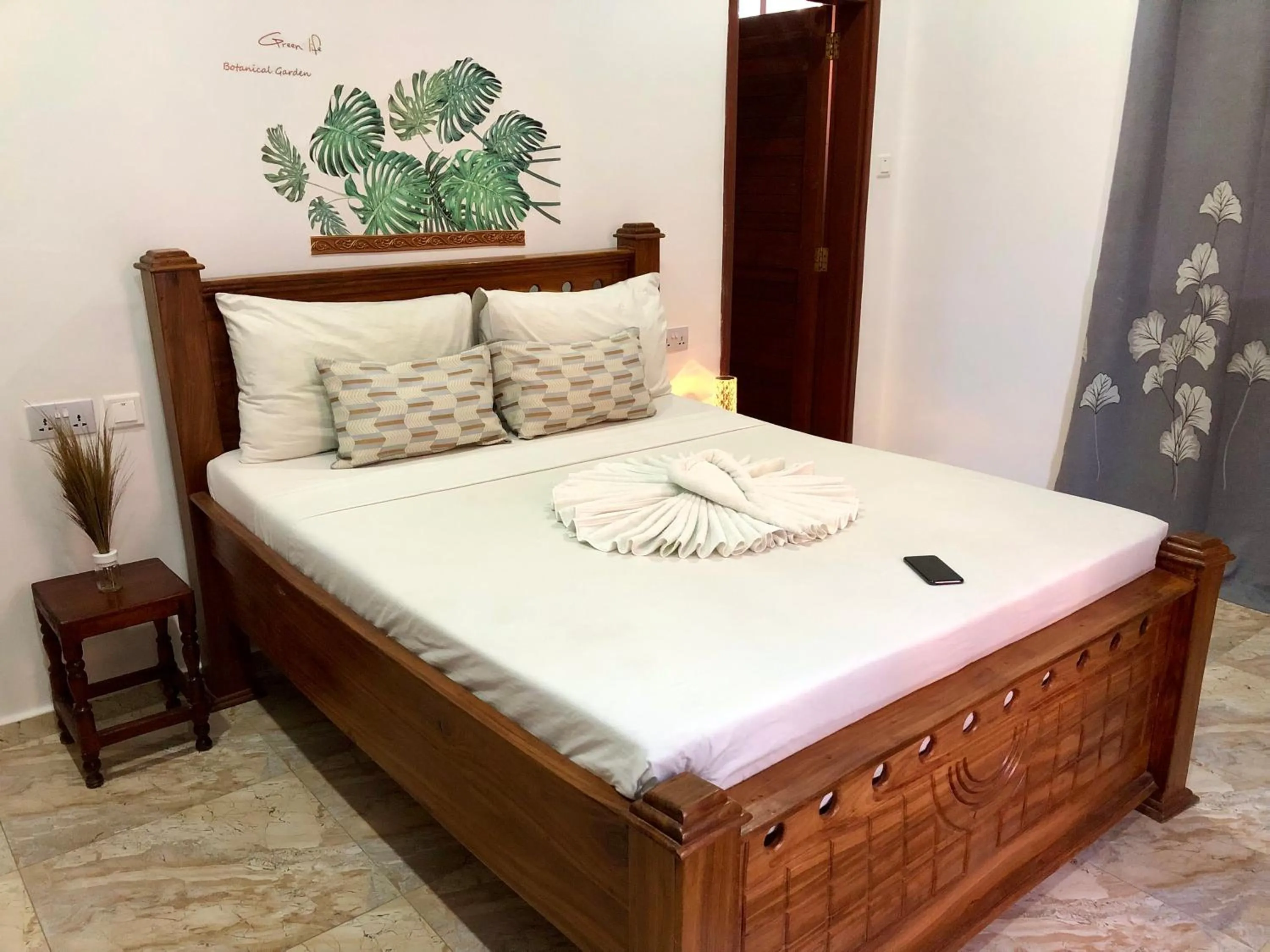 Bed in Reyna Resort By Cezere The Palm