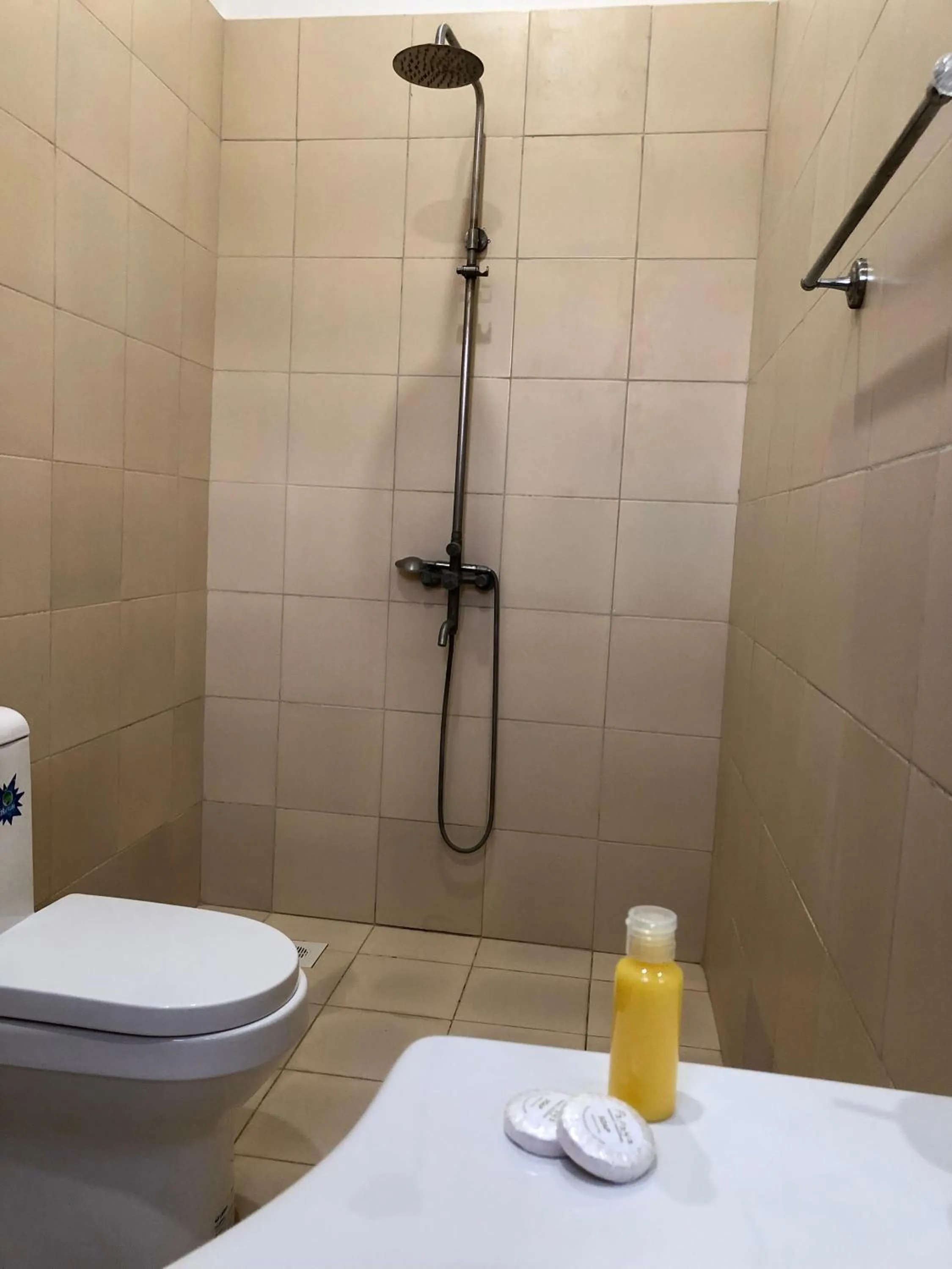 Shower in Reyna Resort By Cezere The Palm