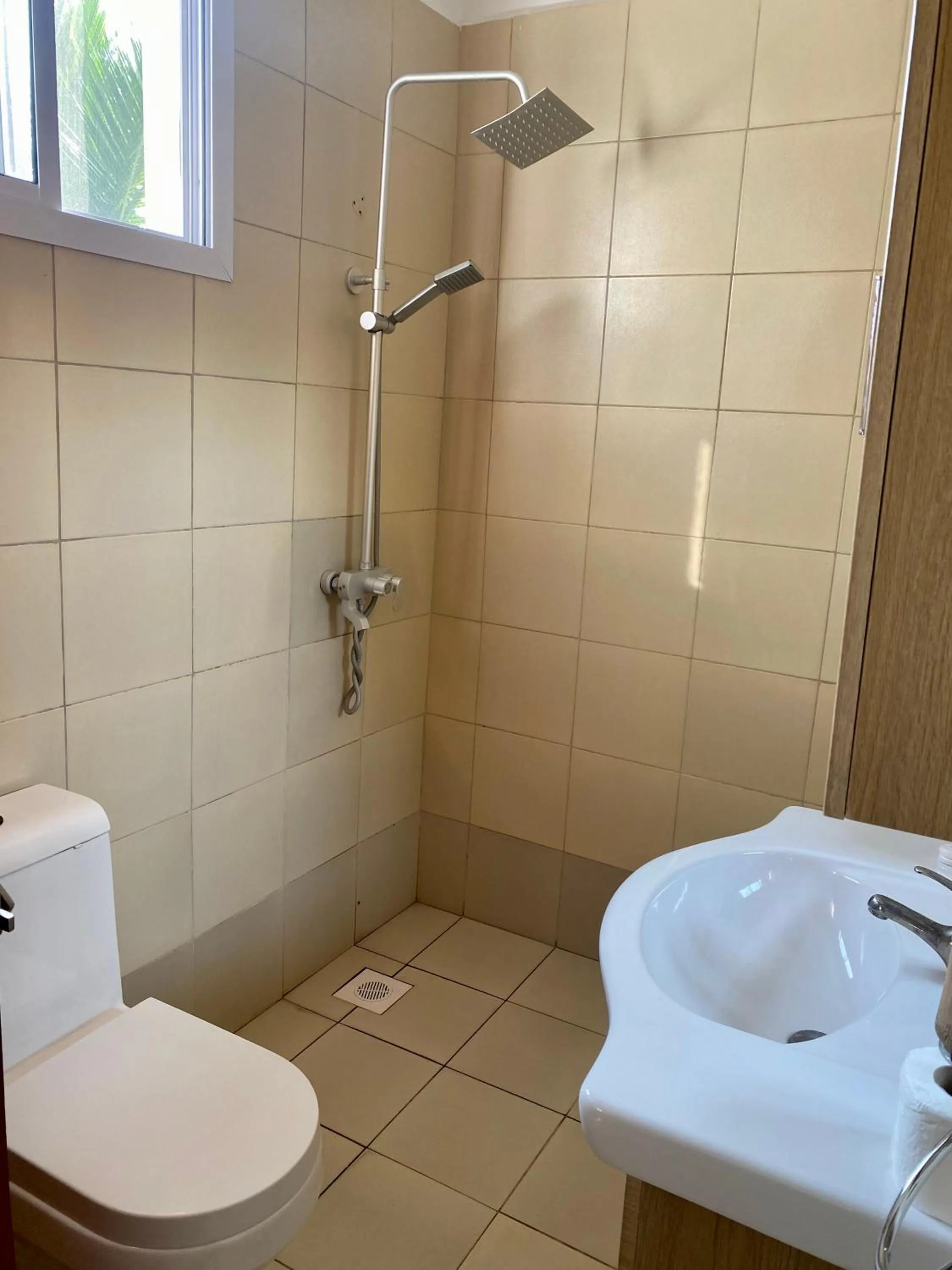 Shower in Reyna Resort By Cezere The Palm