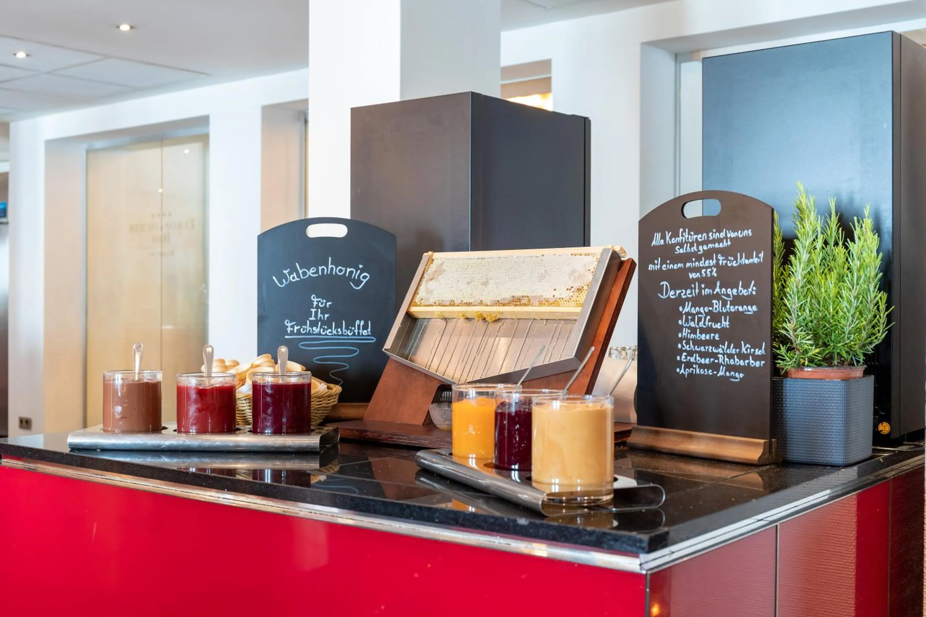 Buffet breakfast in Hotel Europäischer Hof Hamburg