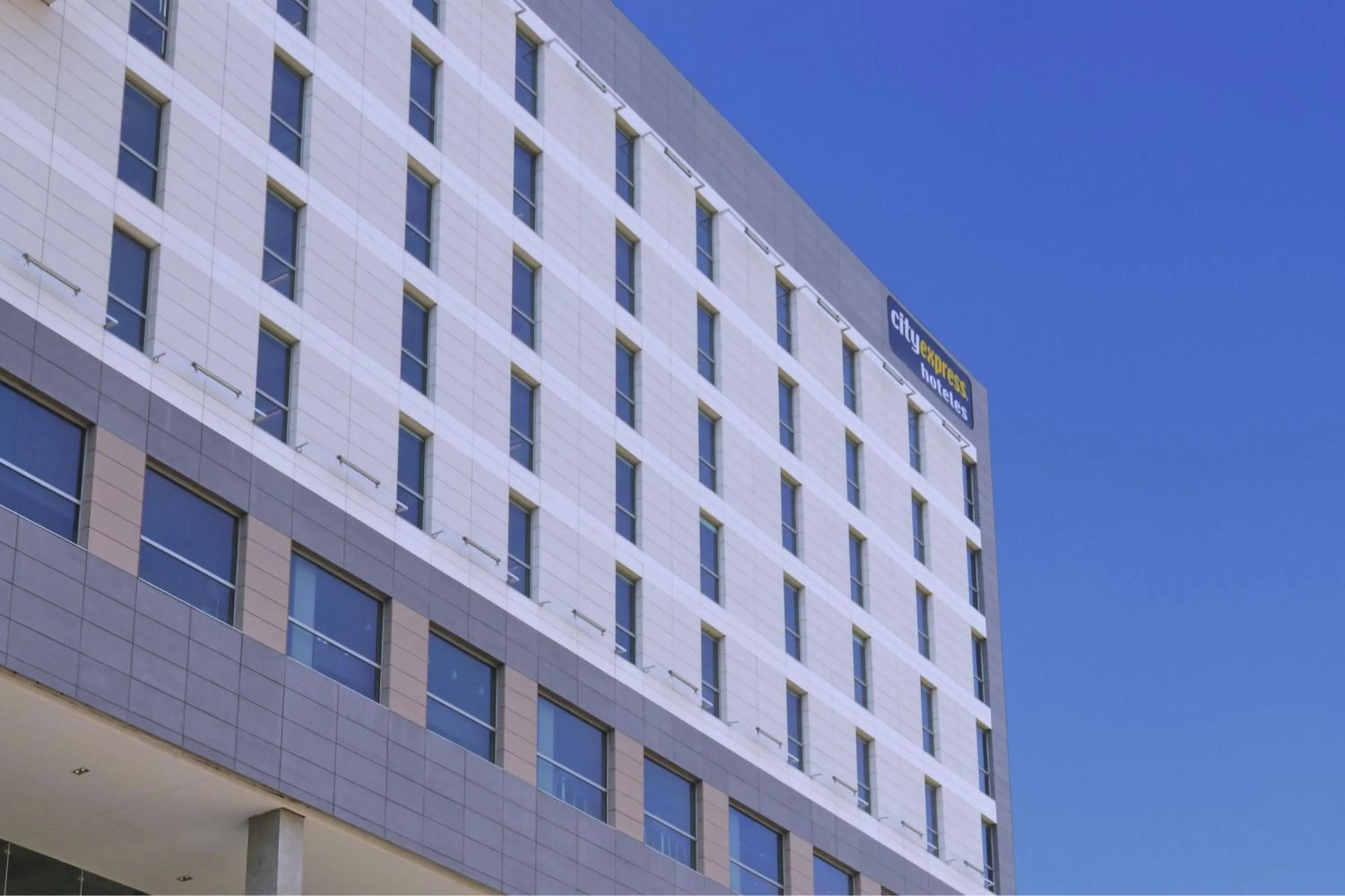 Property building in City Express by Marriott Monterrey Universidad
