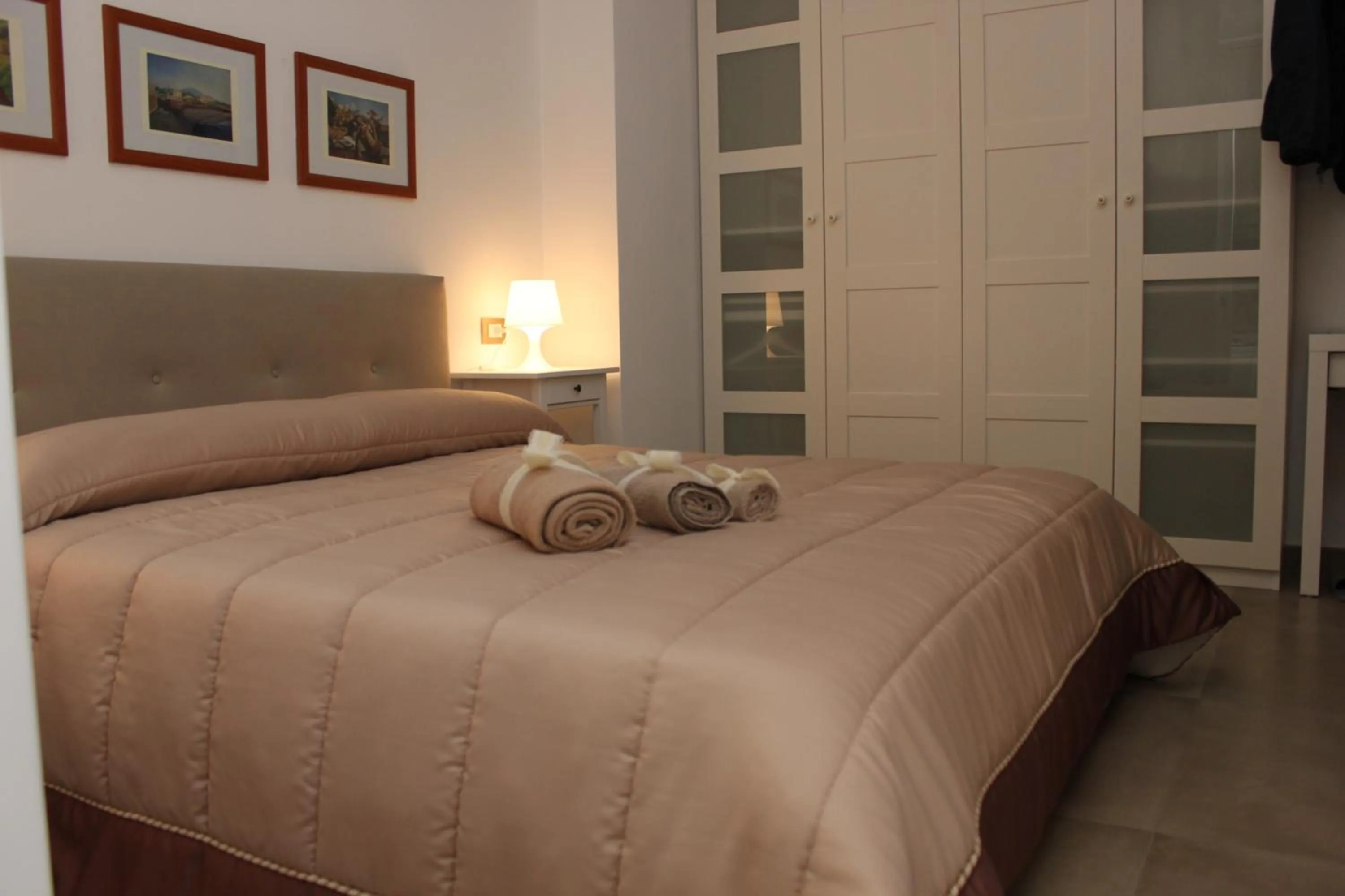 Bed in B&B 80056 Ercolano