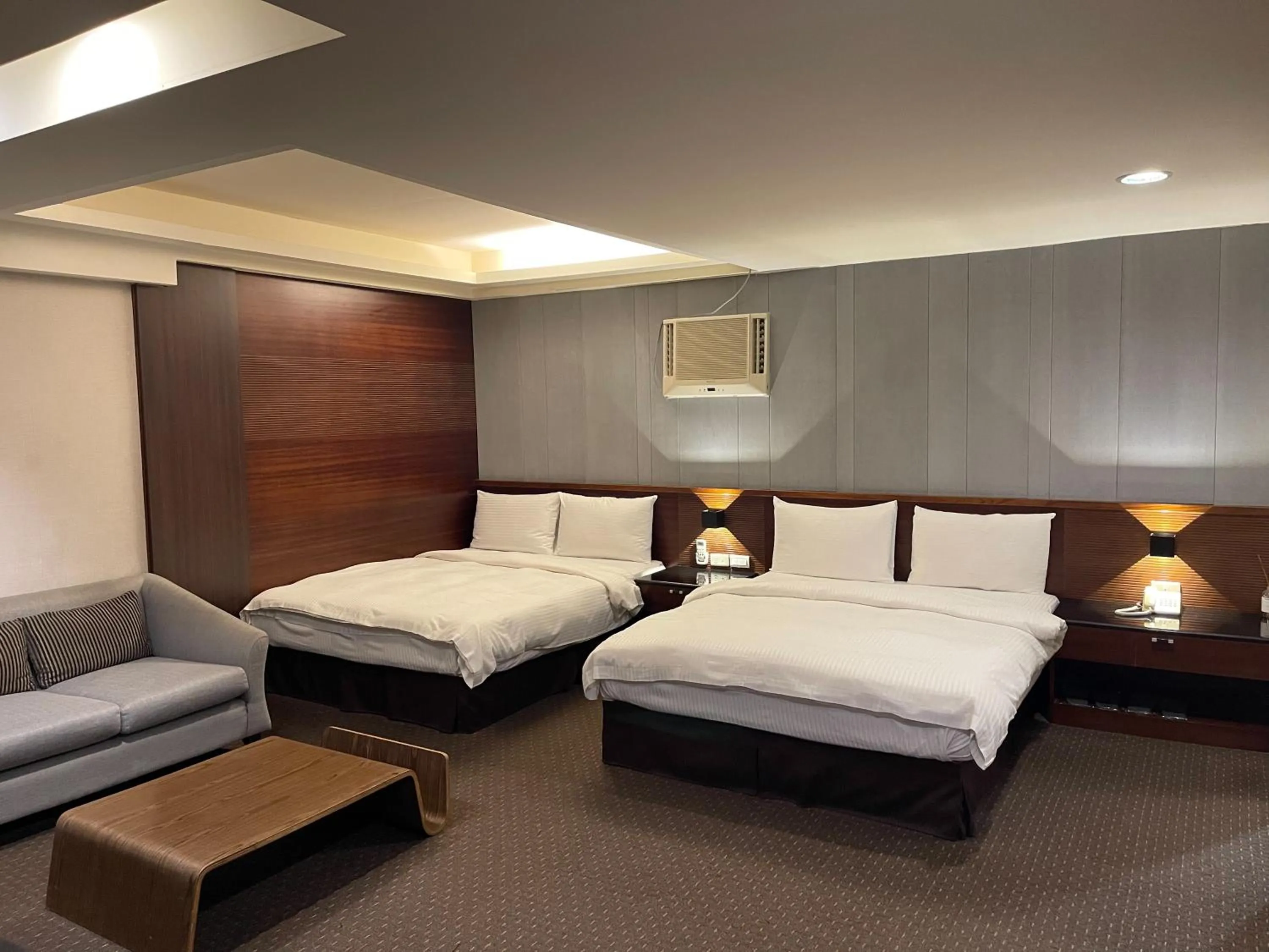 Photo of the whole room, Bed in Sun Sweet Hotel