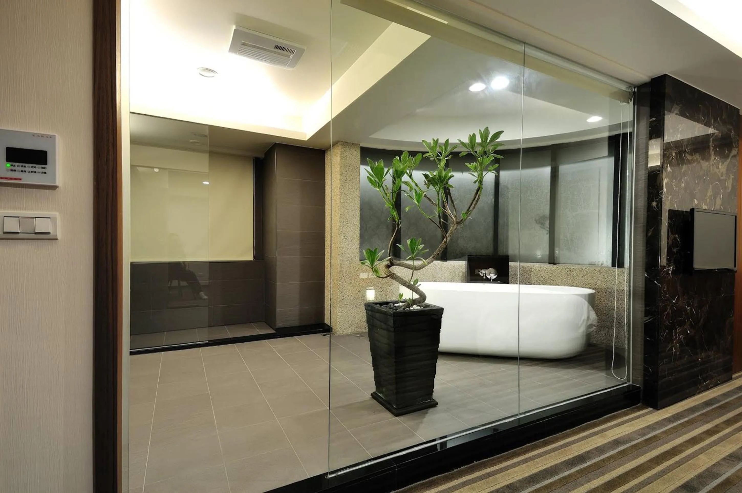 Bathroom, Bed in Sun Sweet Hotel