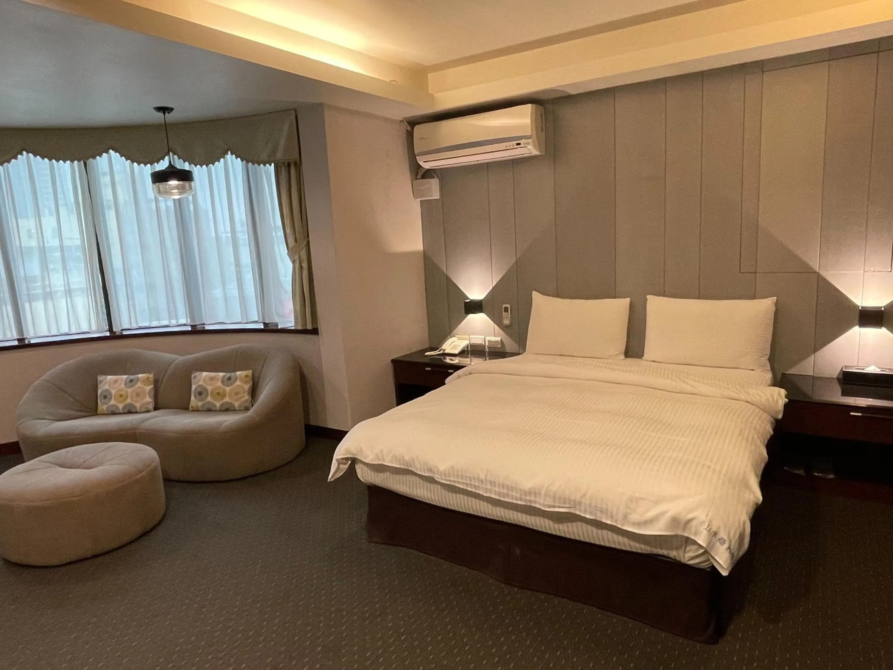 Photo of the whole room, Bed in Sun Sweet Hotel