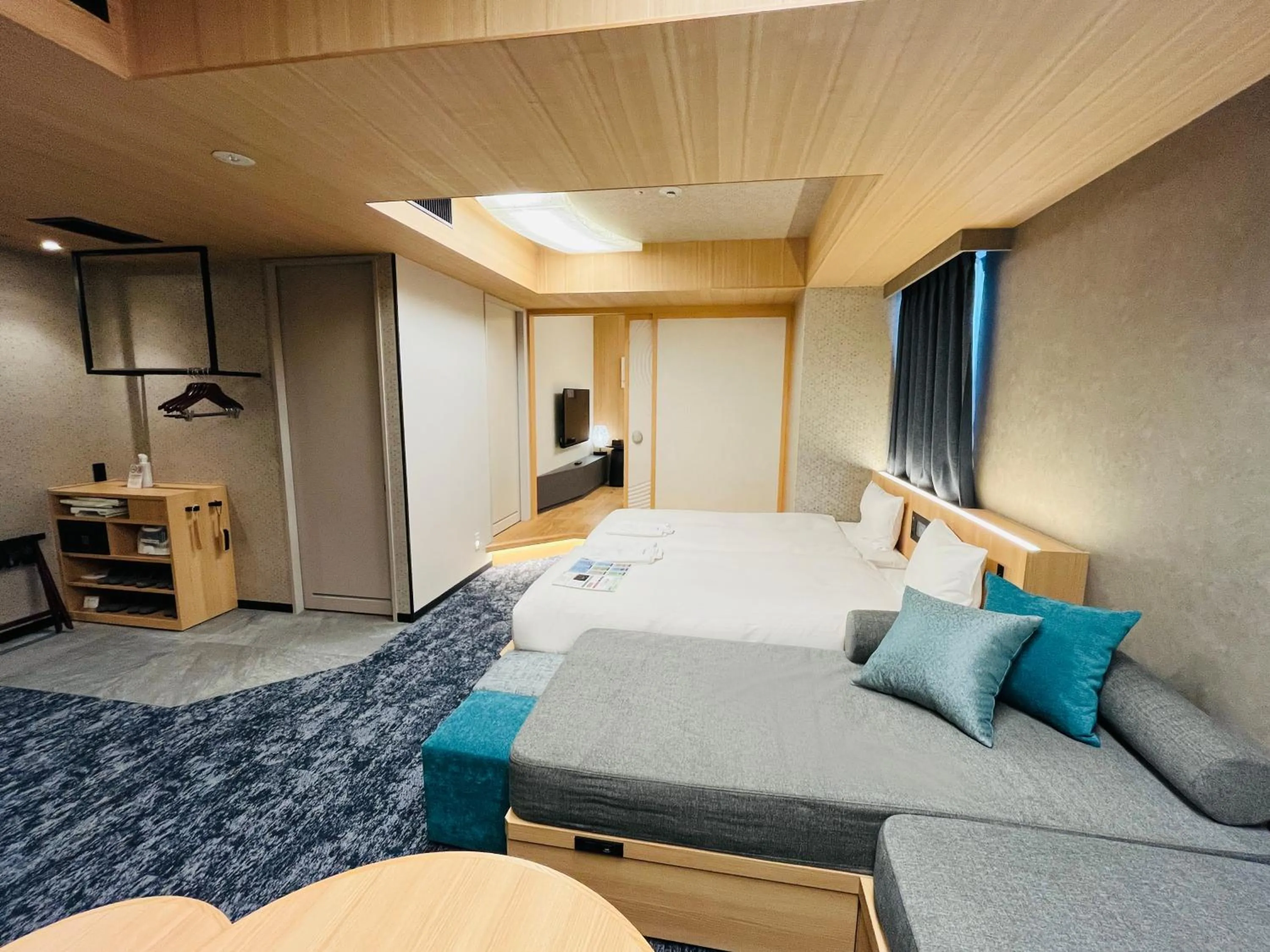 Photo of the whole room, Bed in Hotel Keihan Tenmabashi Ekimae