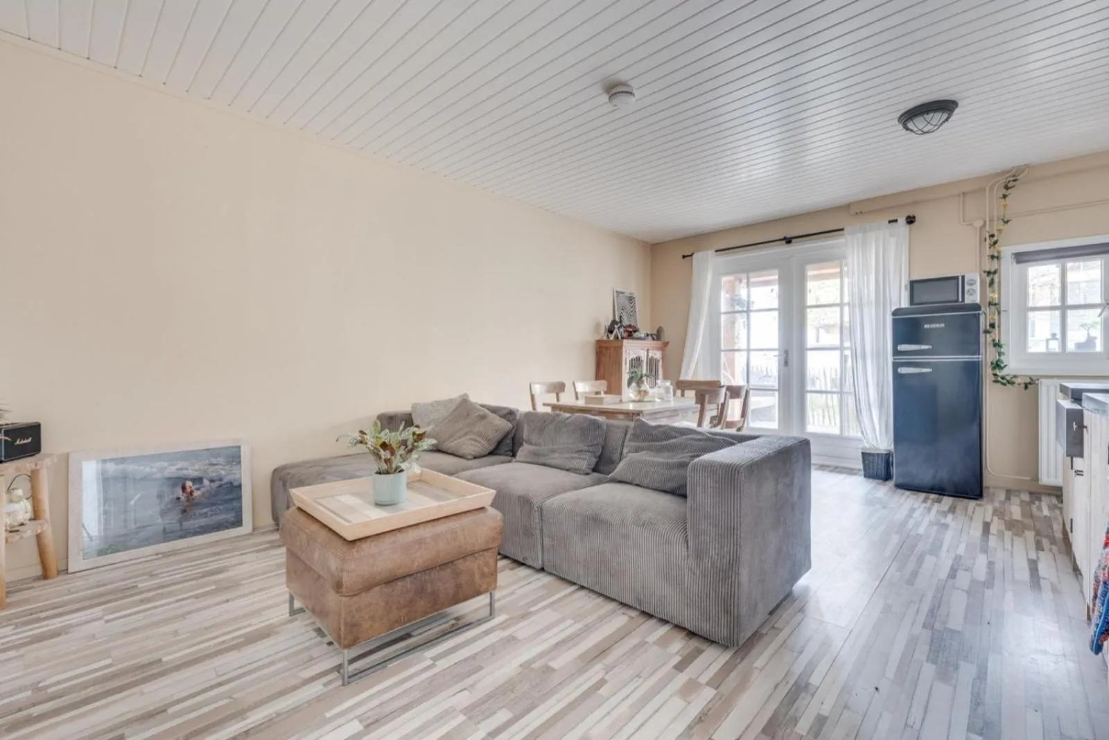 Living room in Ride by the Sea Guesthouse