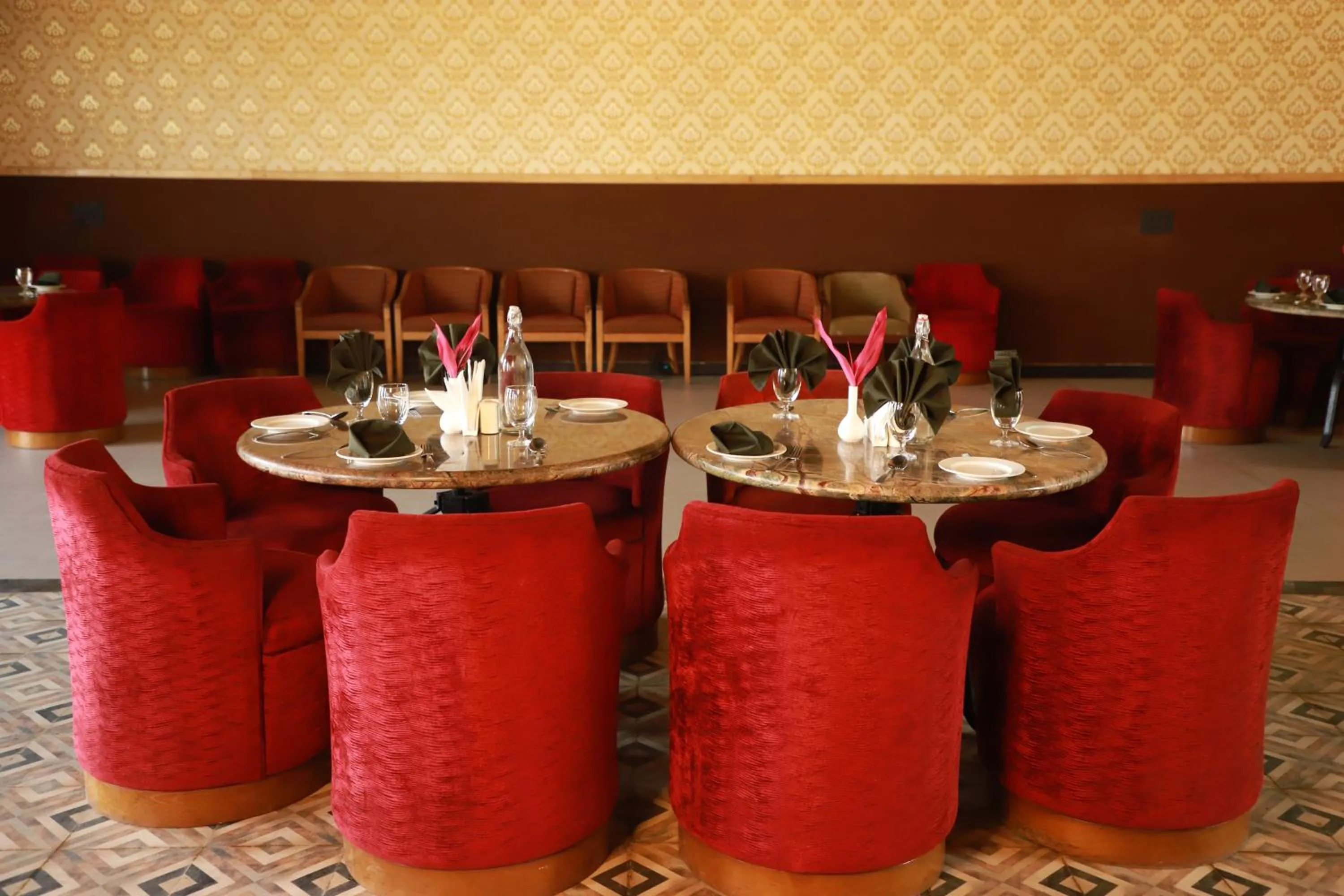 Restaurant/places to eat in The Pench International