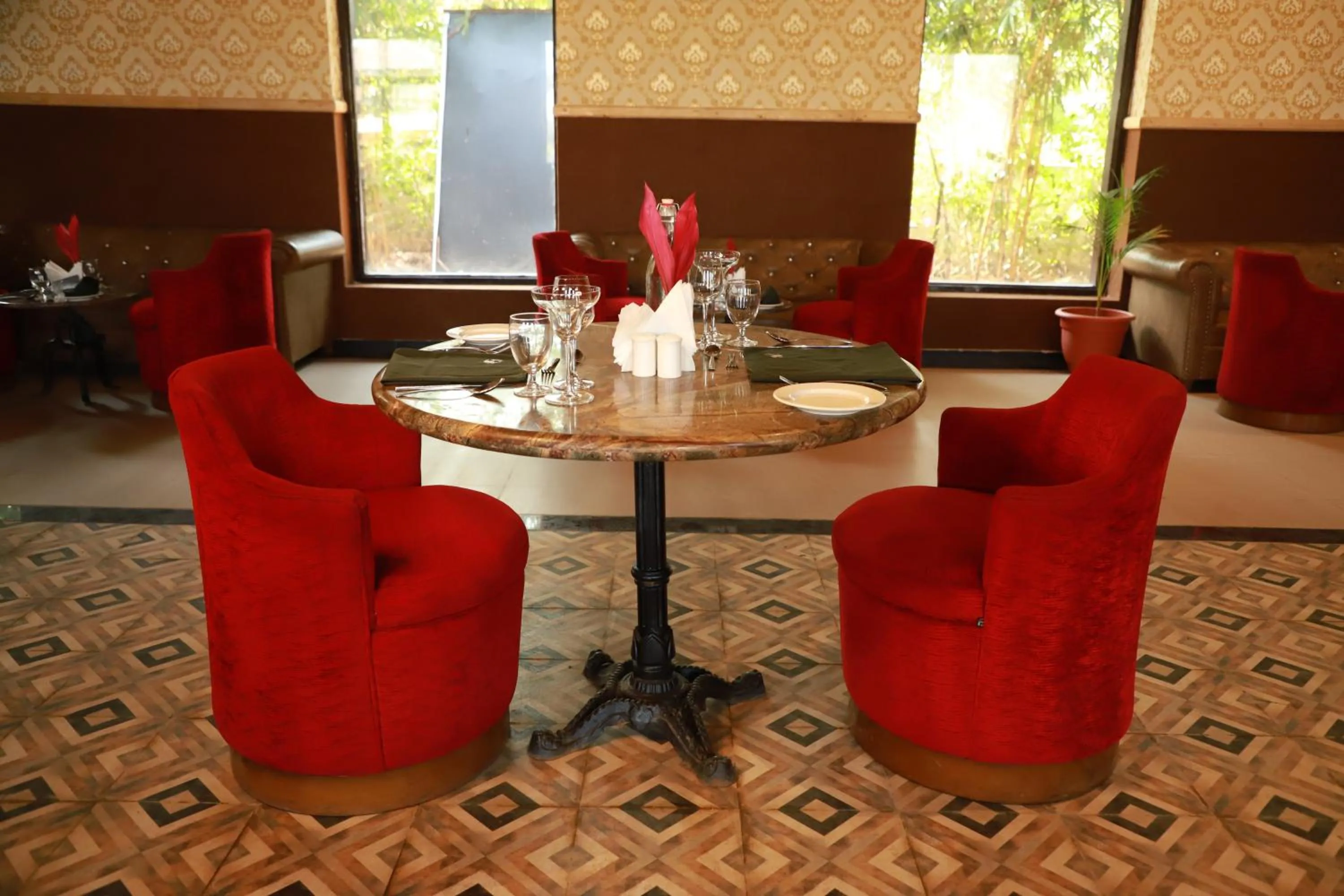 Restaurant/places to eat in The Pench International