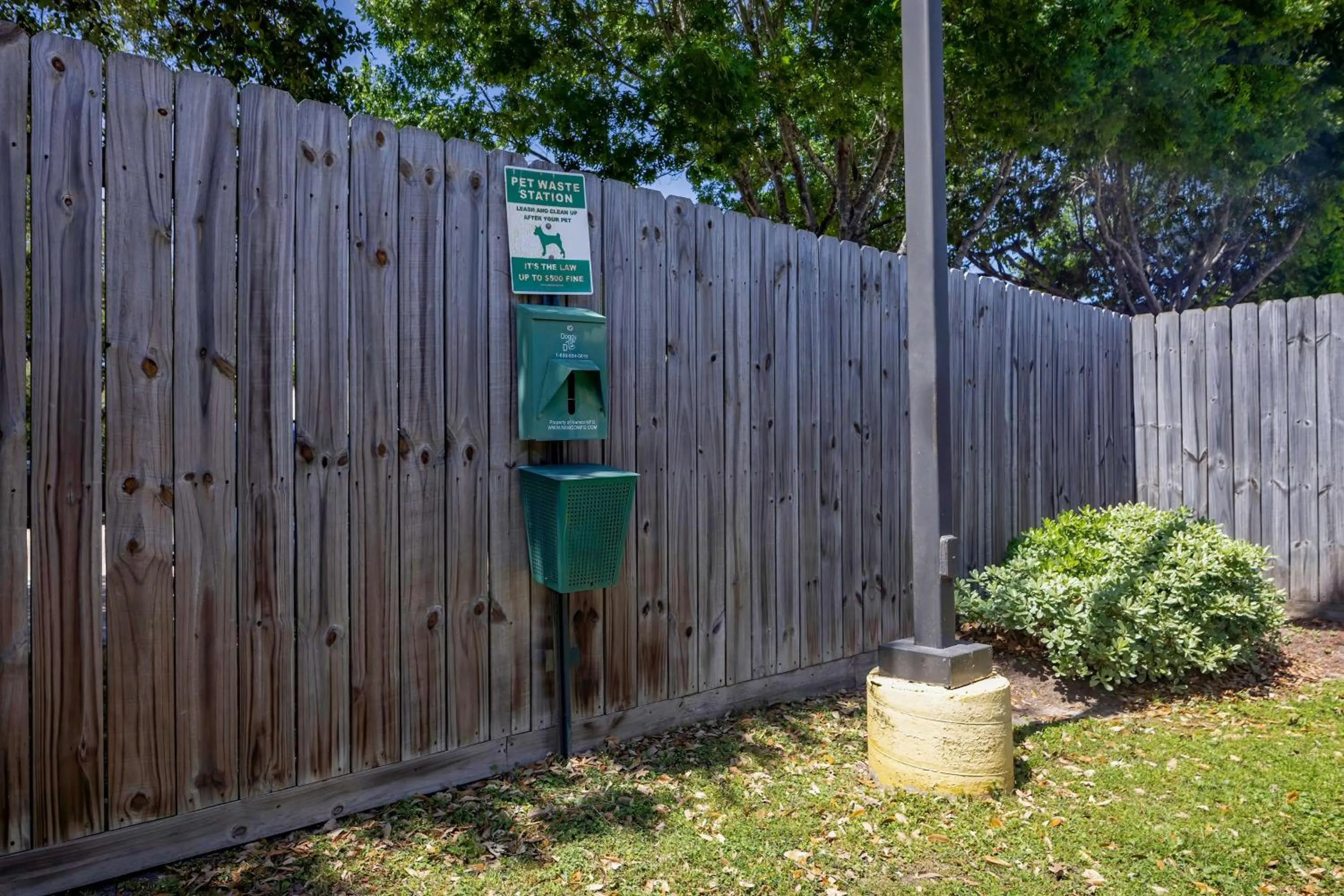 Property building in Motel 6 Houston, TX - I-10 West