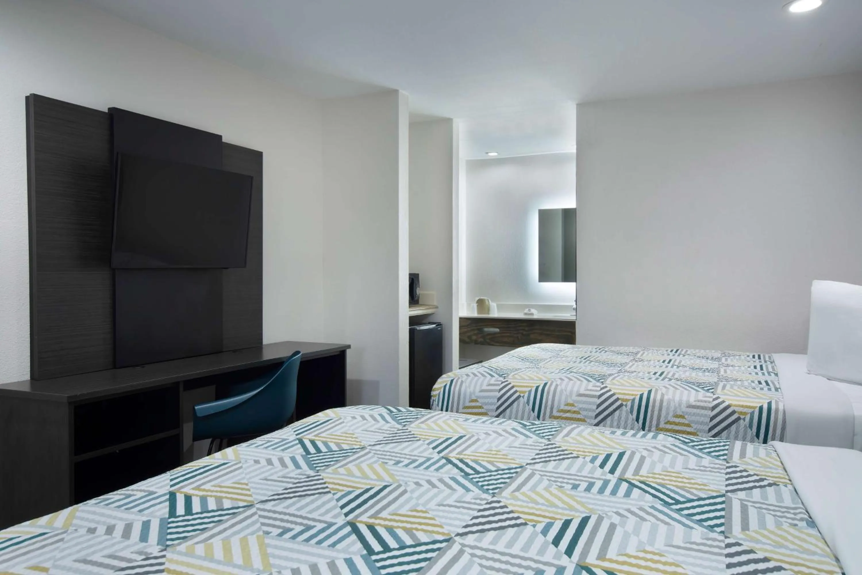 Bedroom, Bed in Motel 6 Houston, TX - I-10 West