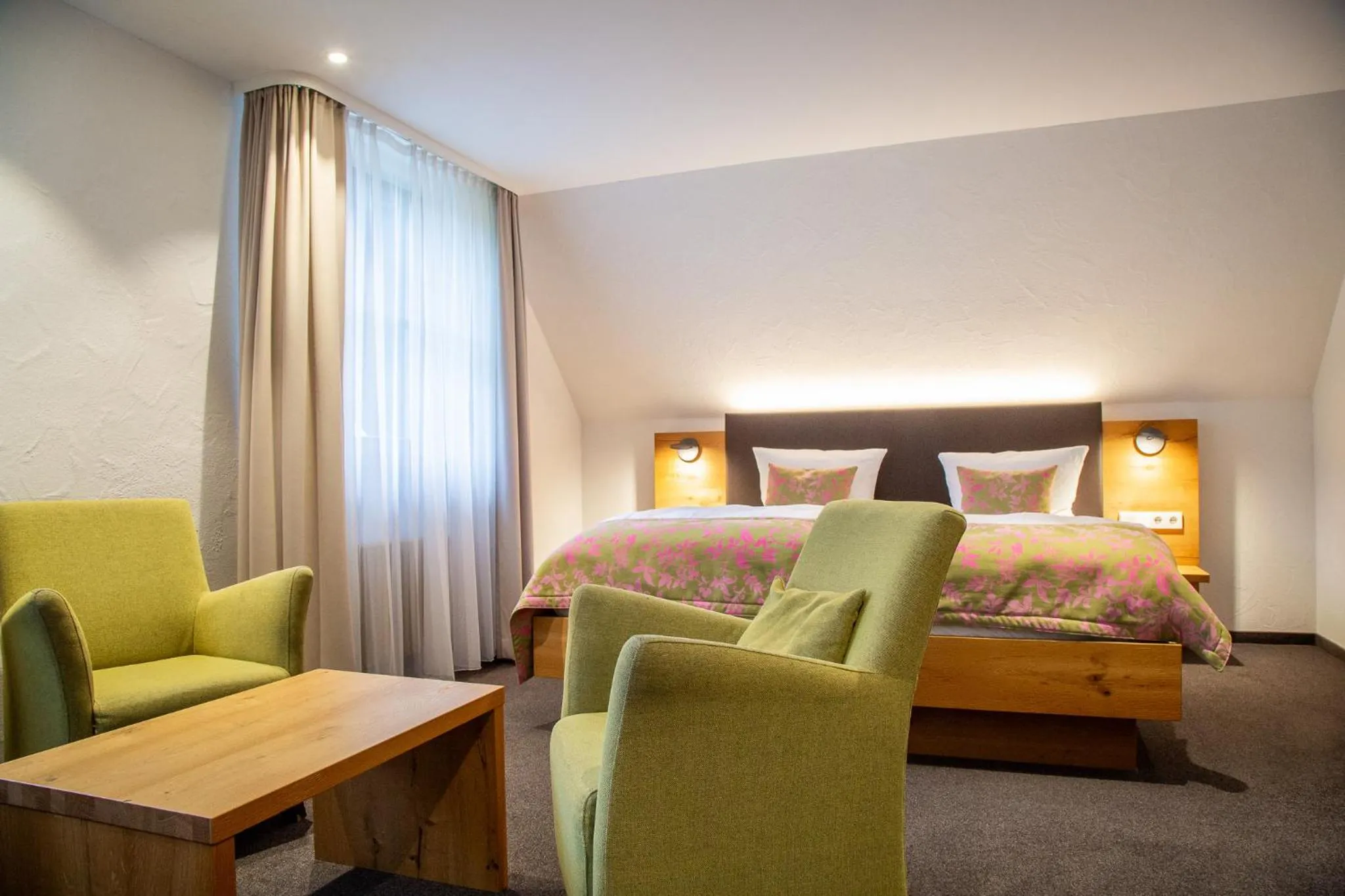 Photo of the whole room, Bed in Hotel Hofgut Sternen - Ravennaschlucht