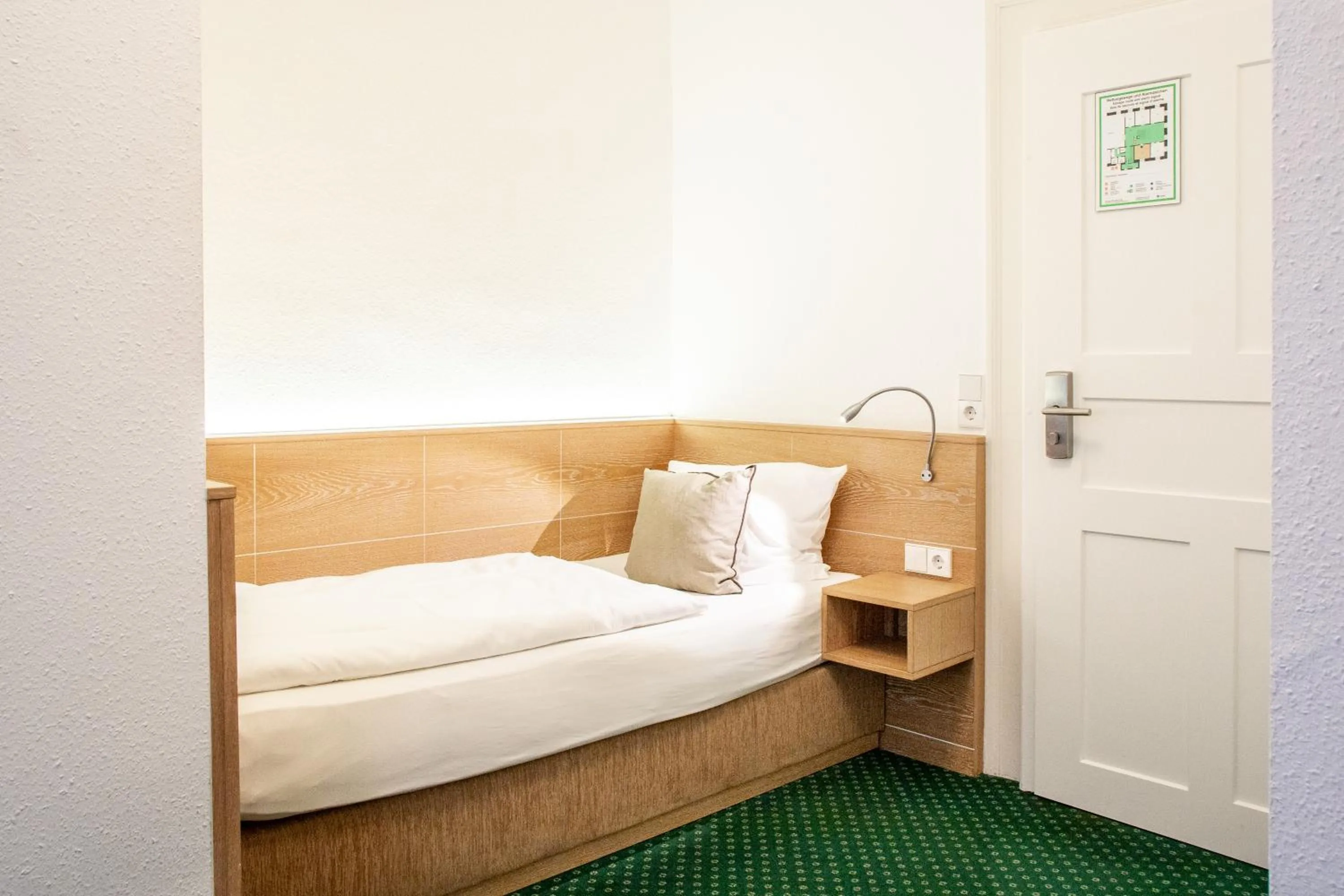 Photo of the whole room, Bed in Hotel Hofgut Sternen - Ravennaschlucht