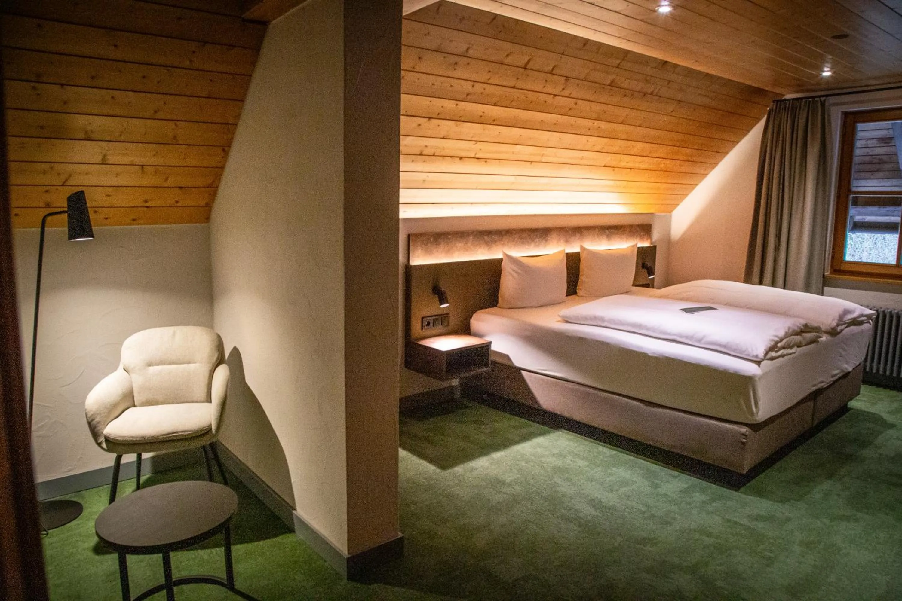 Photo of the whole room, Bed in Hotel Hofgut Sternen - Ravennaschlucht