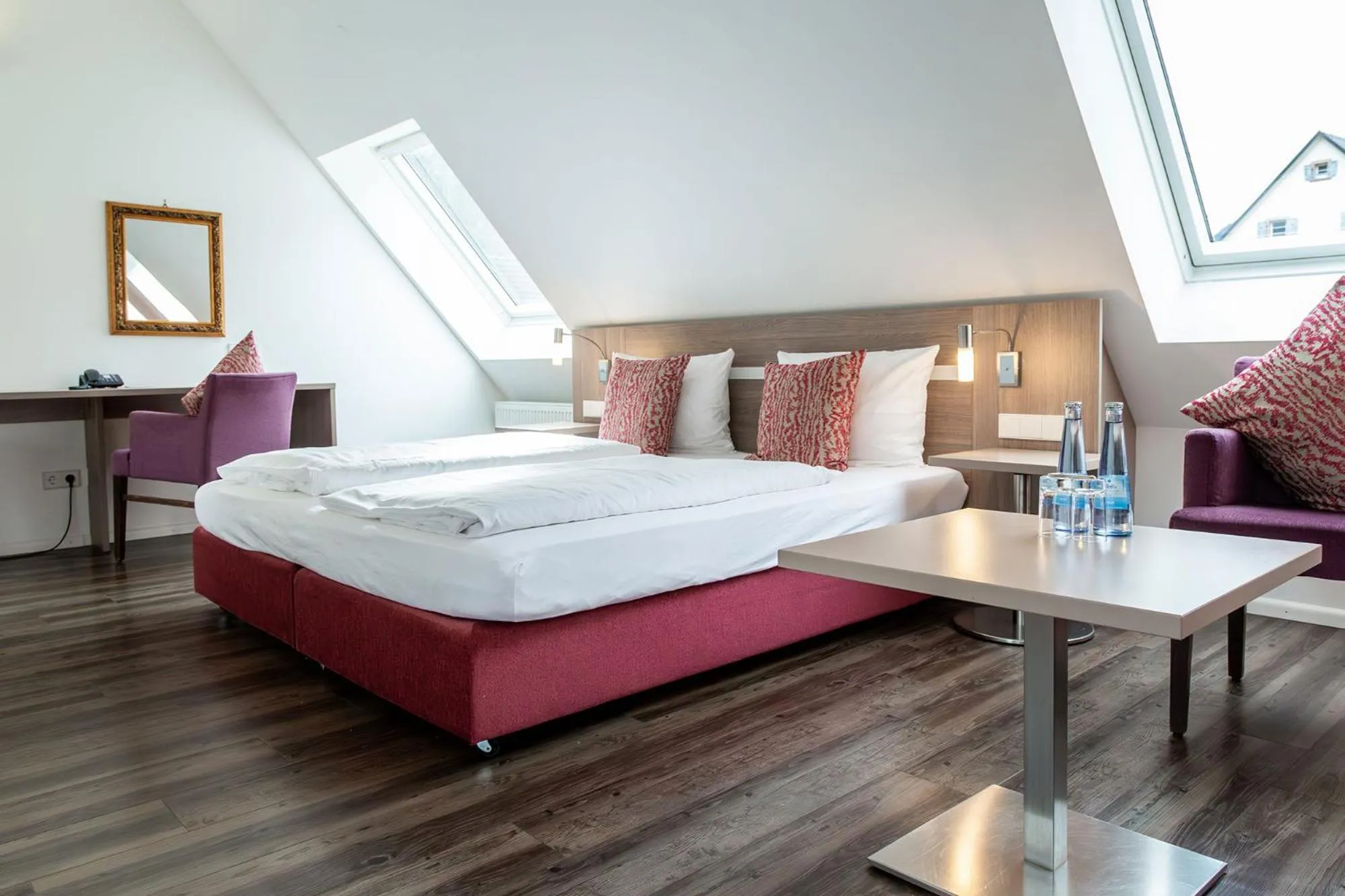 Photo of the whole room, Bed in Hotel Hofgut Sternen - Ravennaschlucht