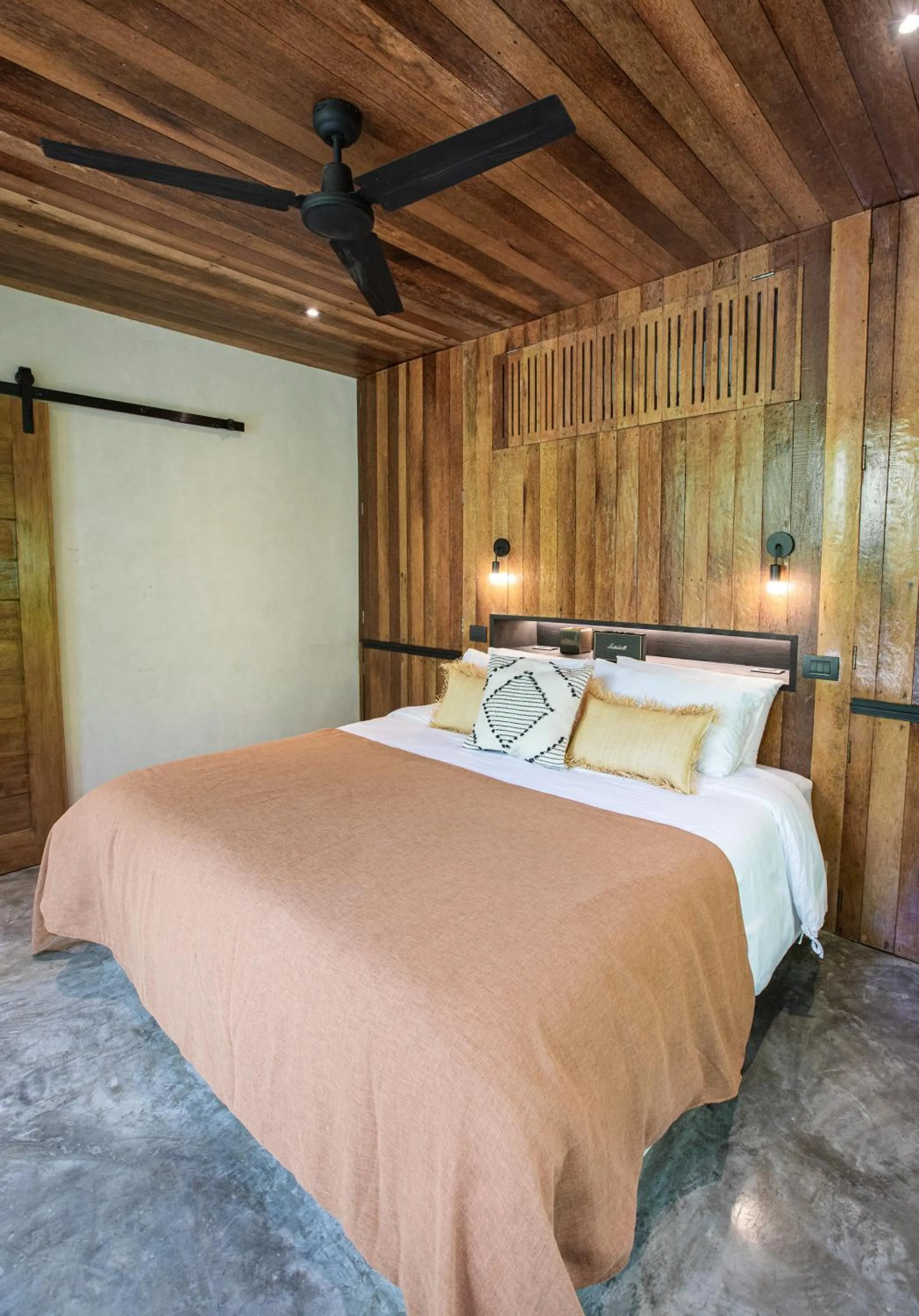 Bedroom, Bed in Surfing Temple Hotel Boutique