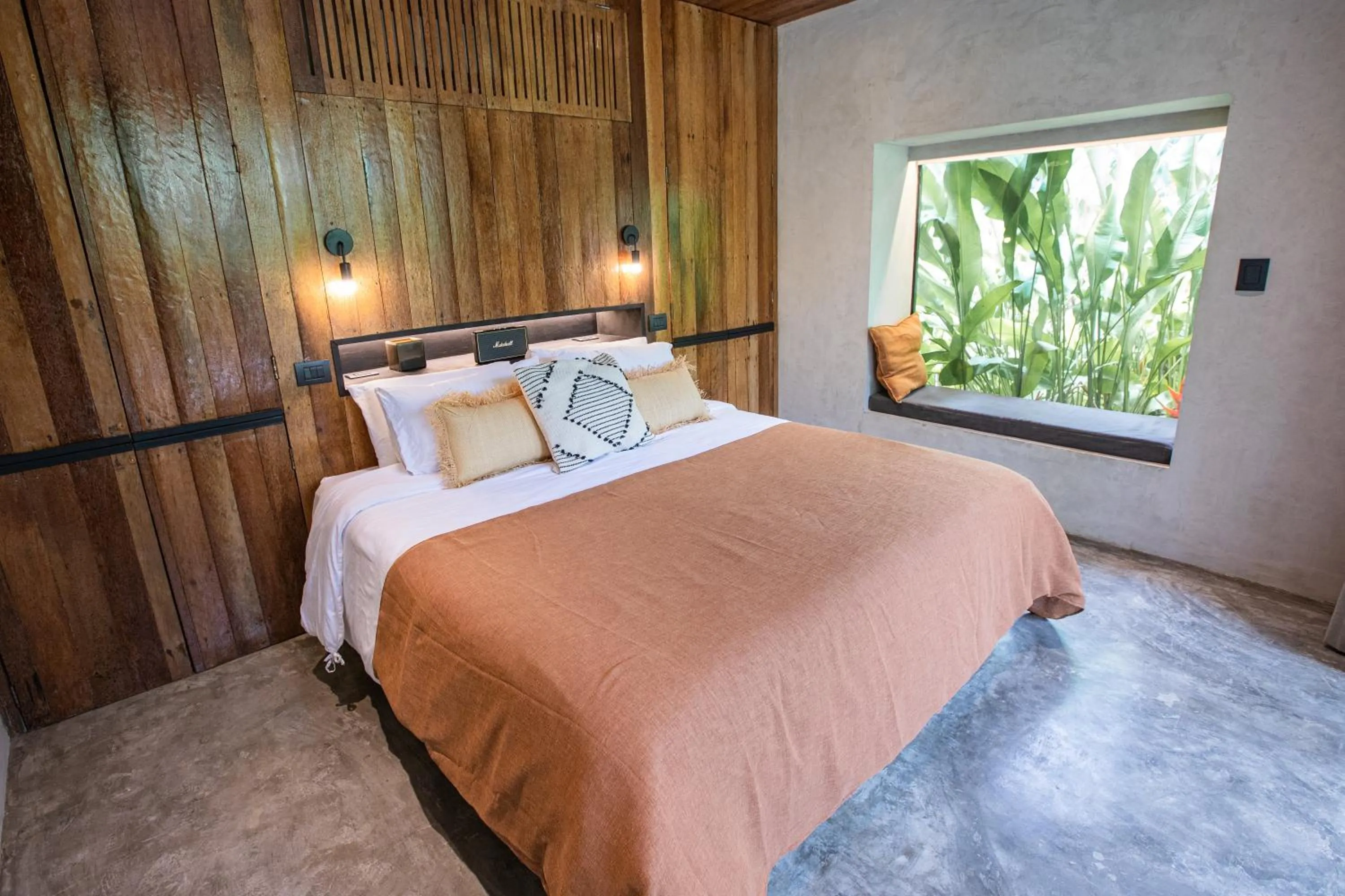 Bedroom, Bed in Surfing Temple Hotel Boutique