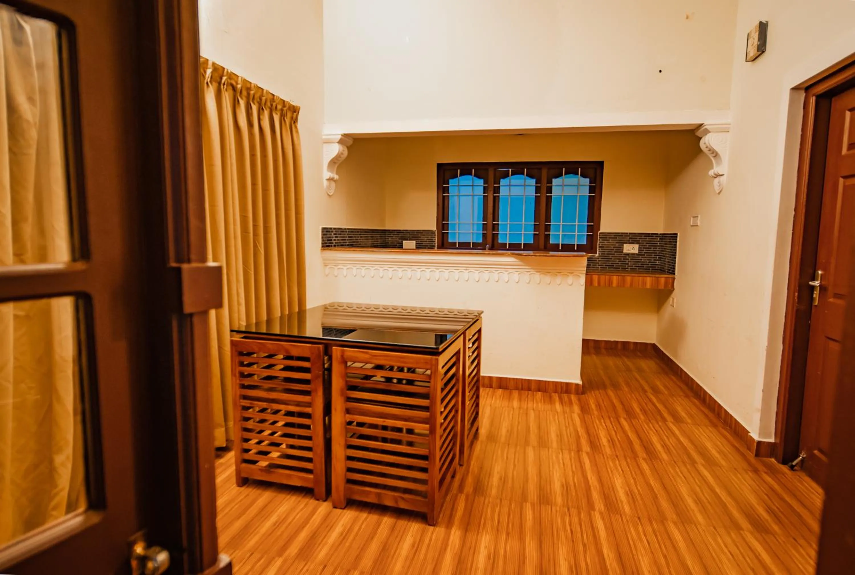 Dining area in Southern Panorama Indriya Resorts & Spa