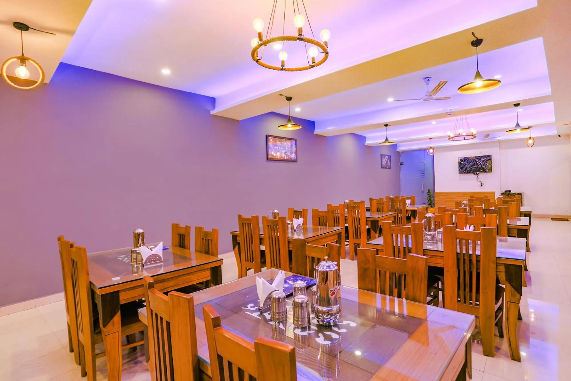 Restaurant/places to eat in FabHotel The Kiara Near IGI Delhi Airport
