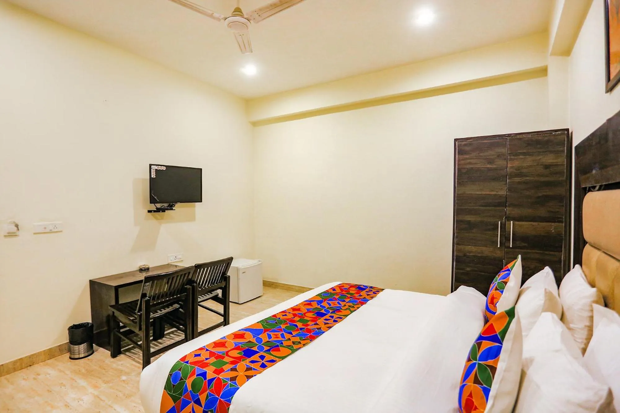 Bed in FabHotel The Kiara Near IGI Delhi Airport