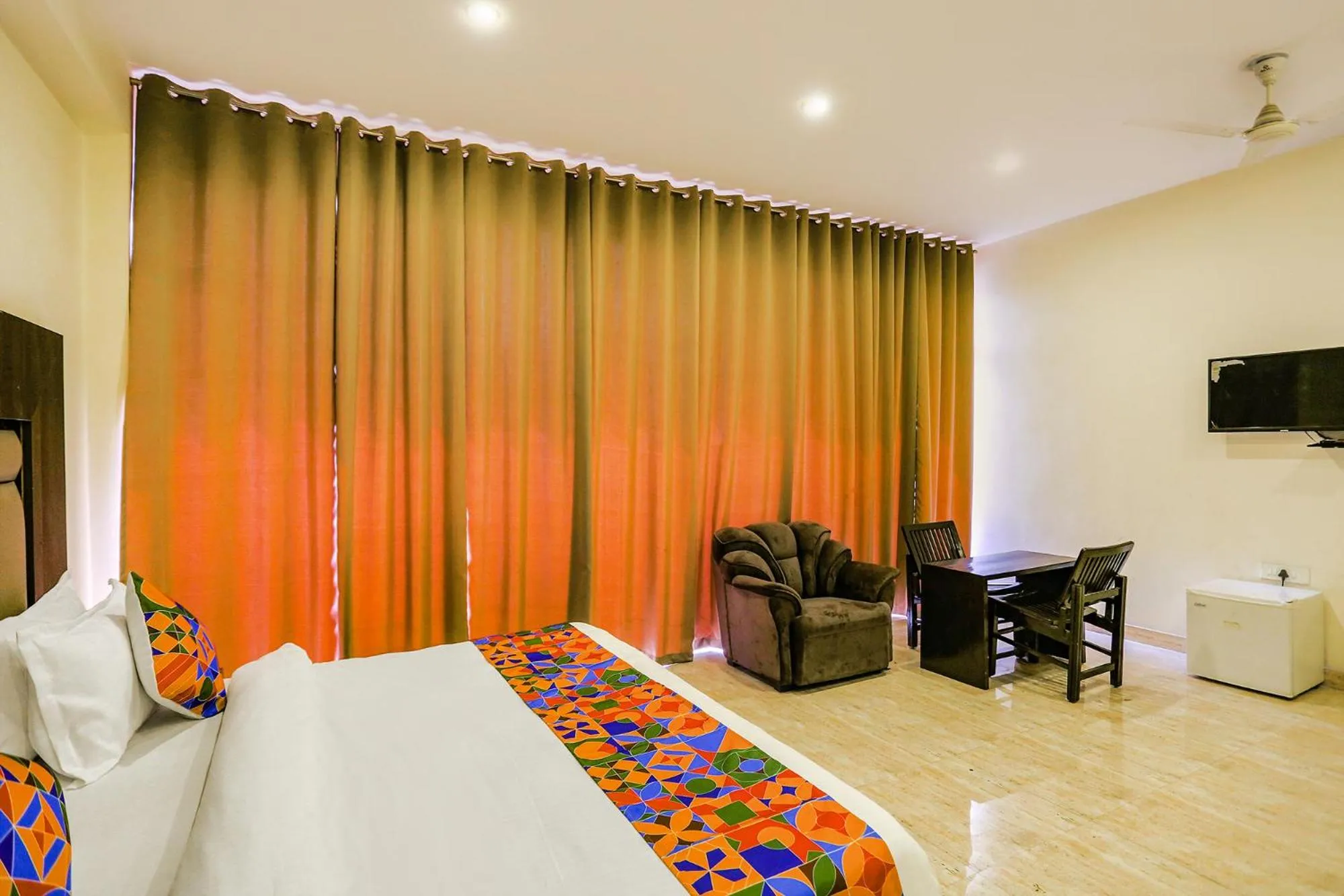 Bed in FabHotel The Kiara Near IGI Delhi Airport