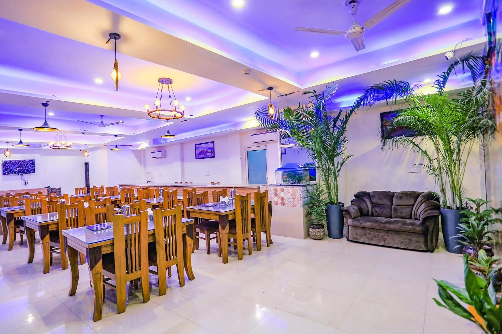 Restaurant/places to eat in FabHotel The Kiara Near IGI Delhi Airport