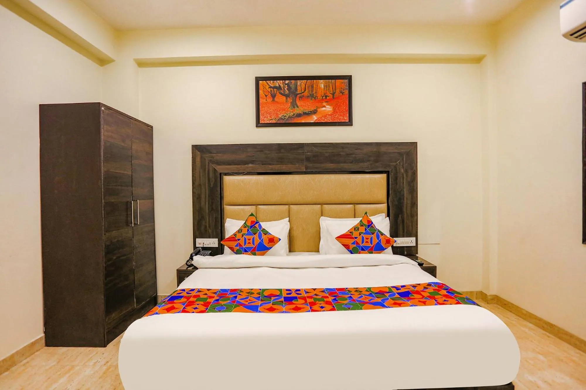 Bed in FabHotel The Kiara Near IGI Delhi Airport