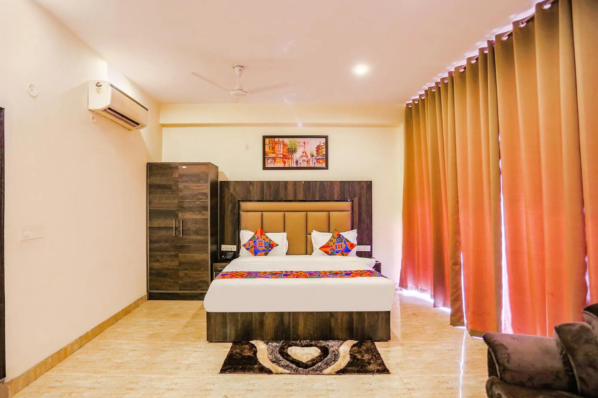 Bed in FabHotel The Kiara Near IGI Delhi Airport