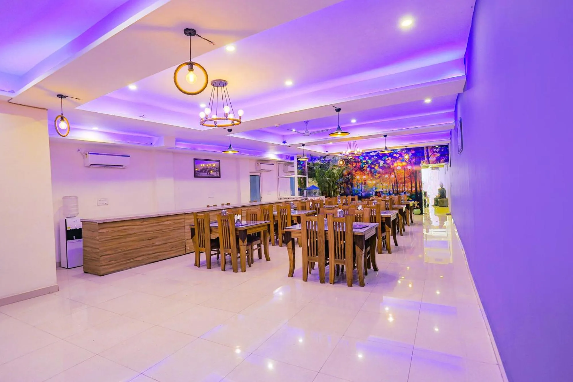 Restaurant/places to eat in FabHotel The Kiara Near IGI Delhi Airport