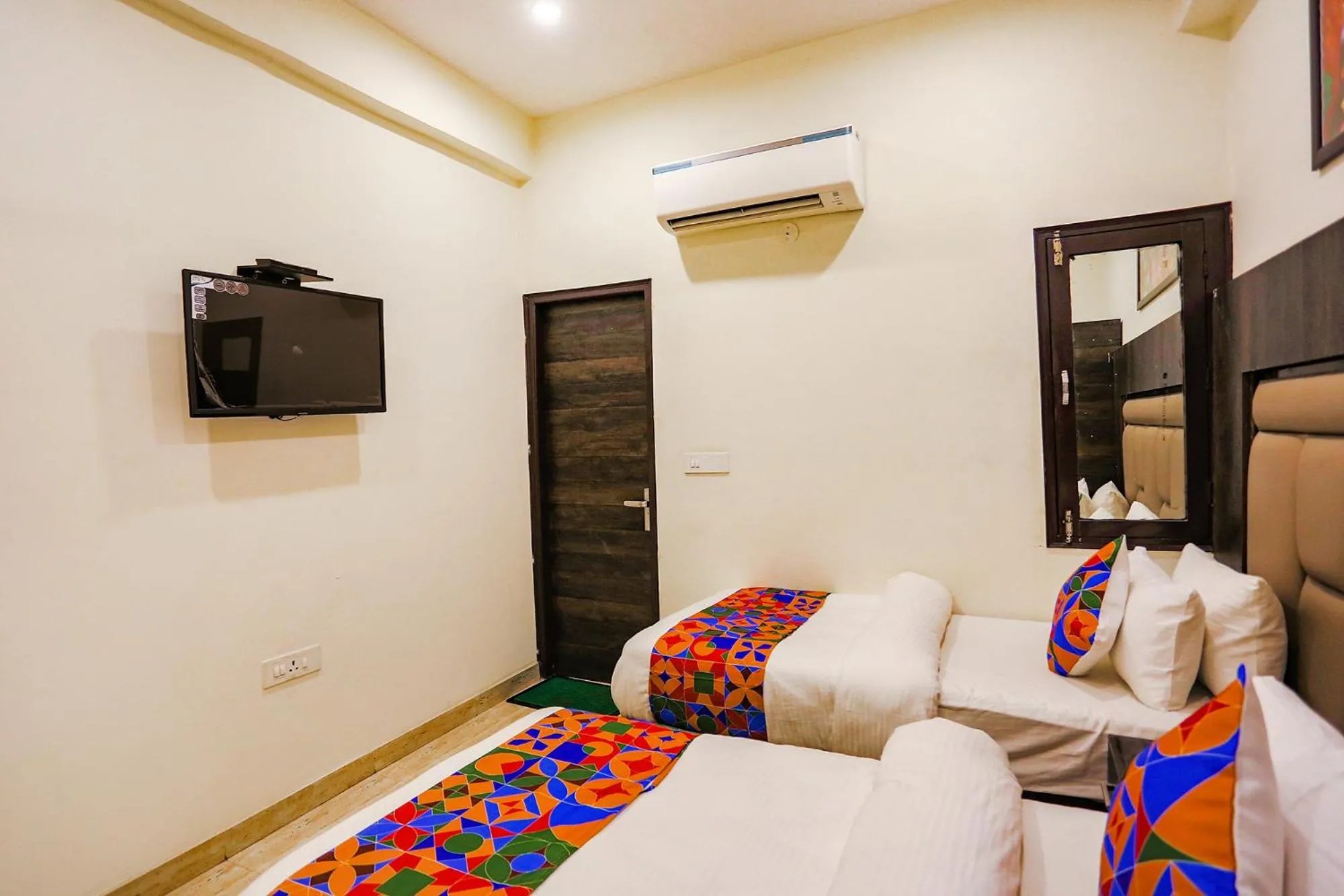 Bed in FabHotel The Kiara Near IGI Delhi Airport