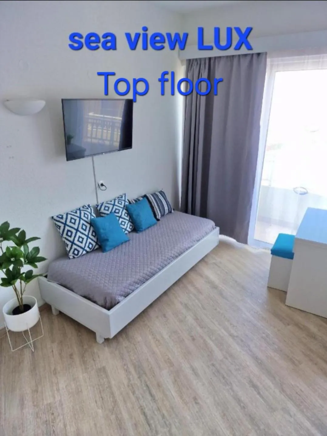 Bed in BLUE EYES APARTMENTS