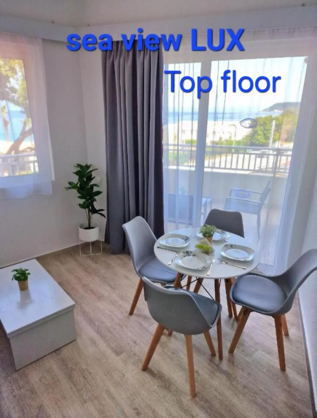 Dining area in BLUE EYES APARTMENTS